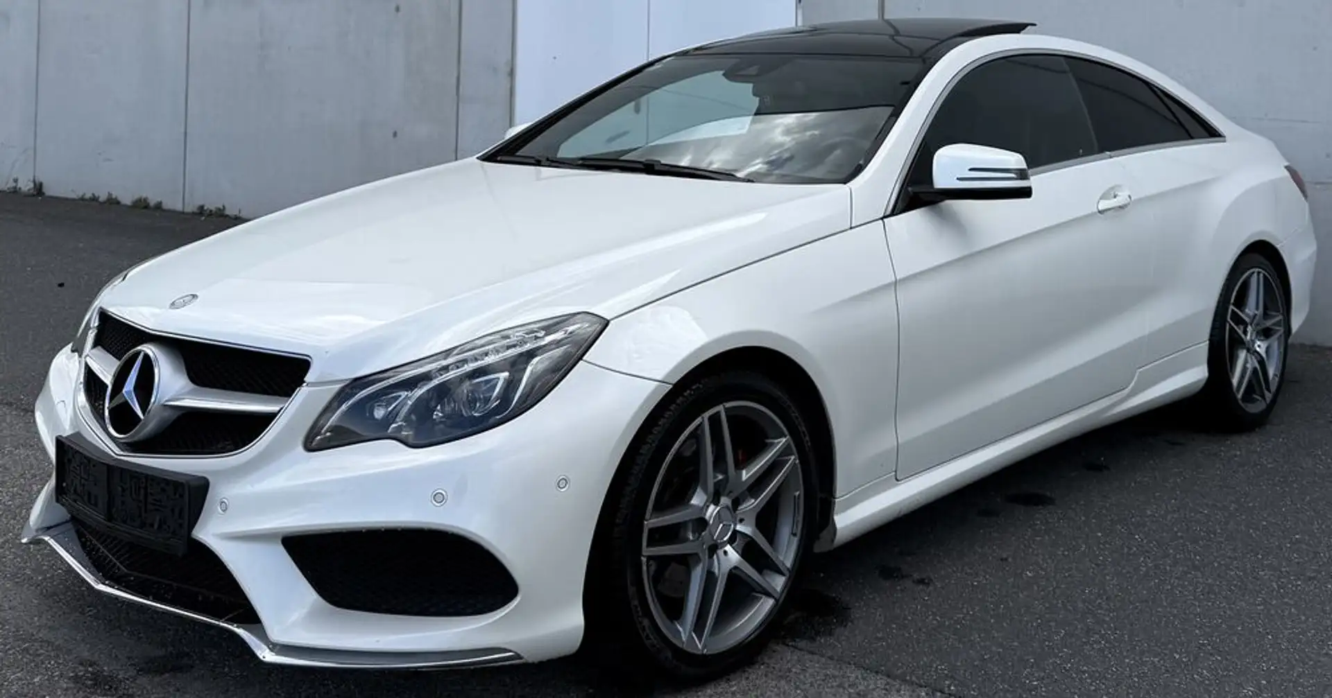 Mercedes-Benz E 200 Weiß - 1