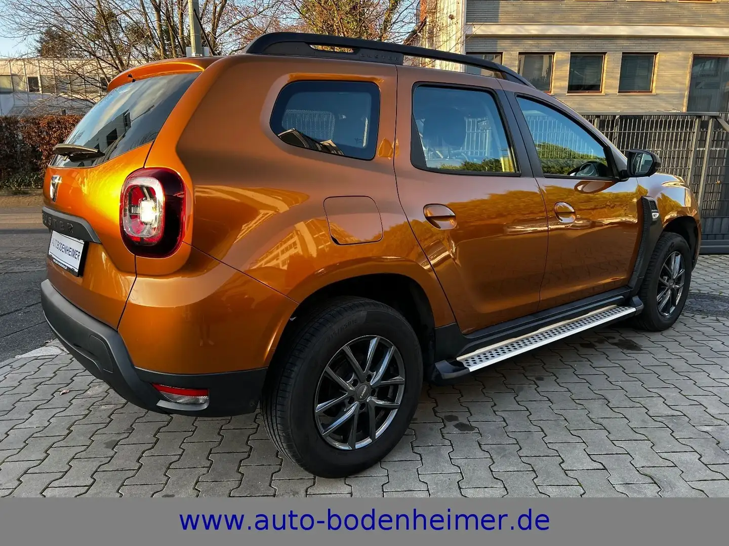 Dacia Duster II 1.3 TCe 130 Comfort 2WD GPF 65tkm Temp Orange - 2