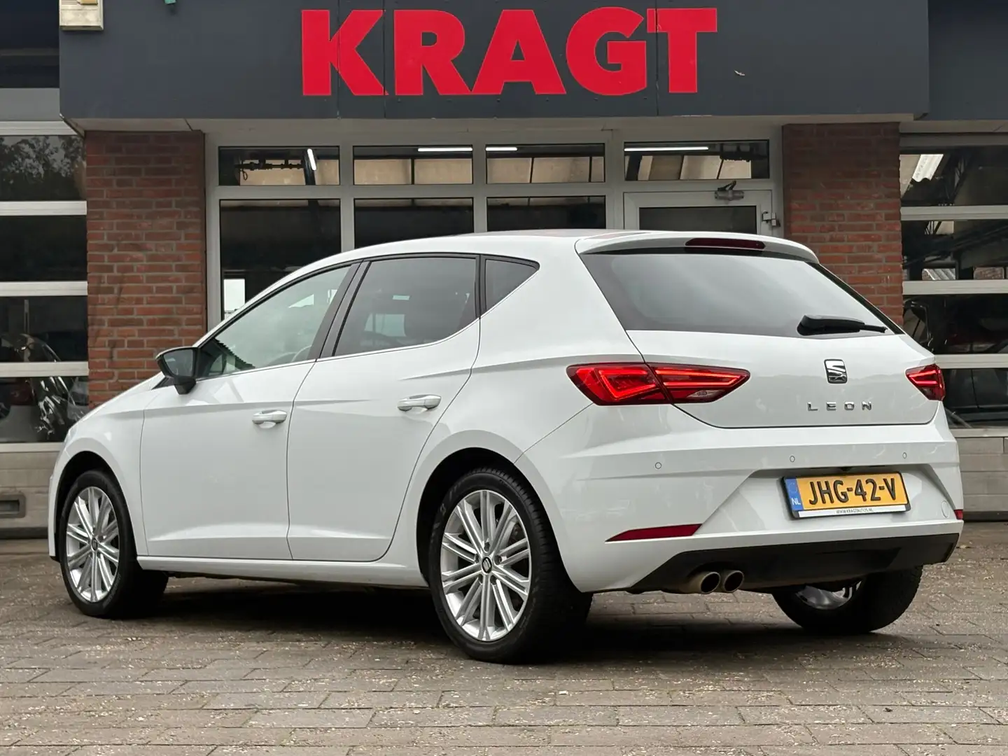SEAT Leon Xcellence 1.5 TSI 150 pk - AUTOMAAT - LED - Schuif Bianco - 2