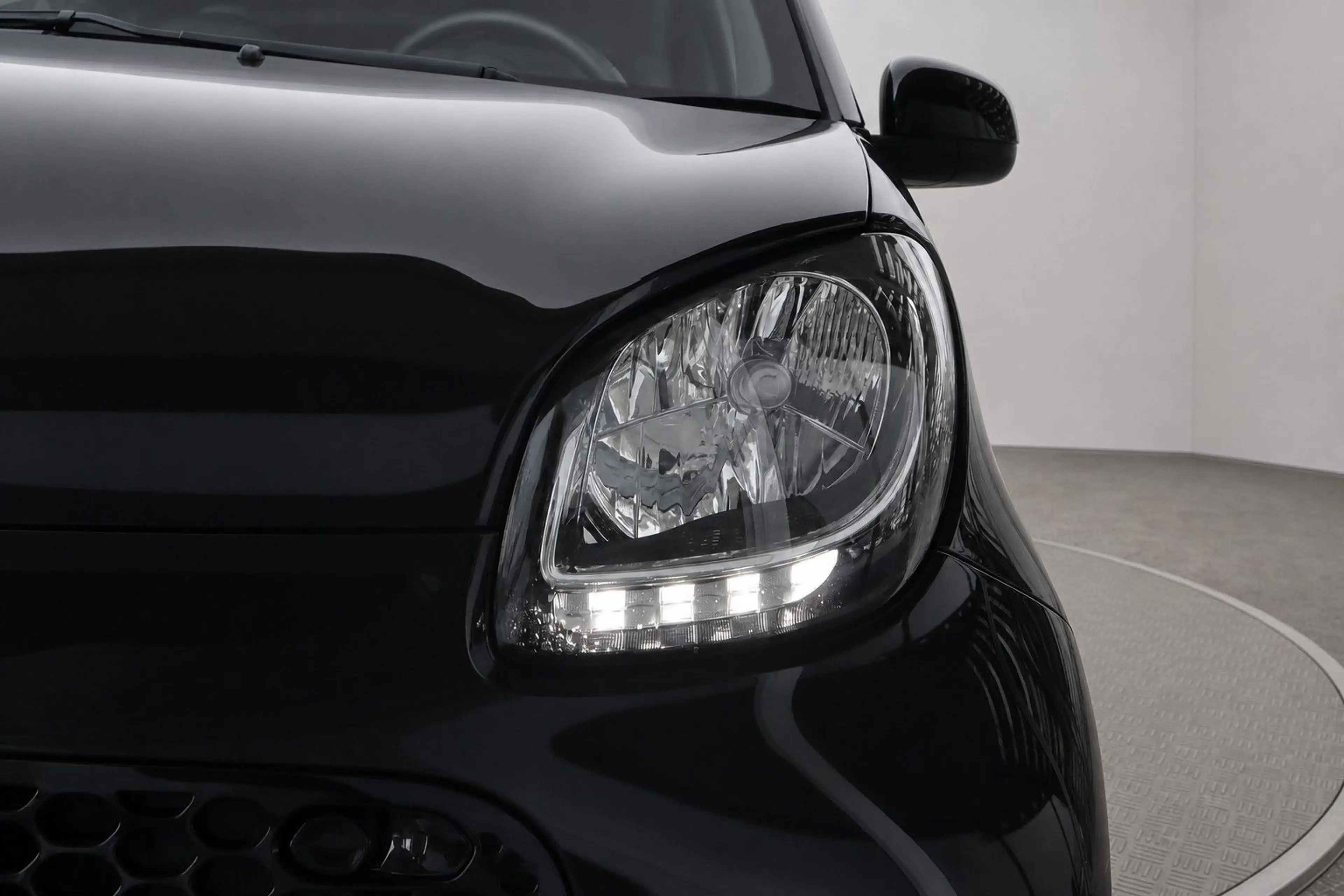 smart forTwo coupé 60kW EQ Batterie /KAMERA/NAVI/SHZ/ — photo 12