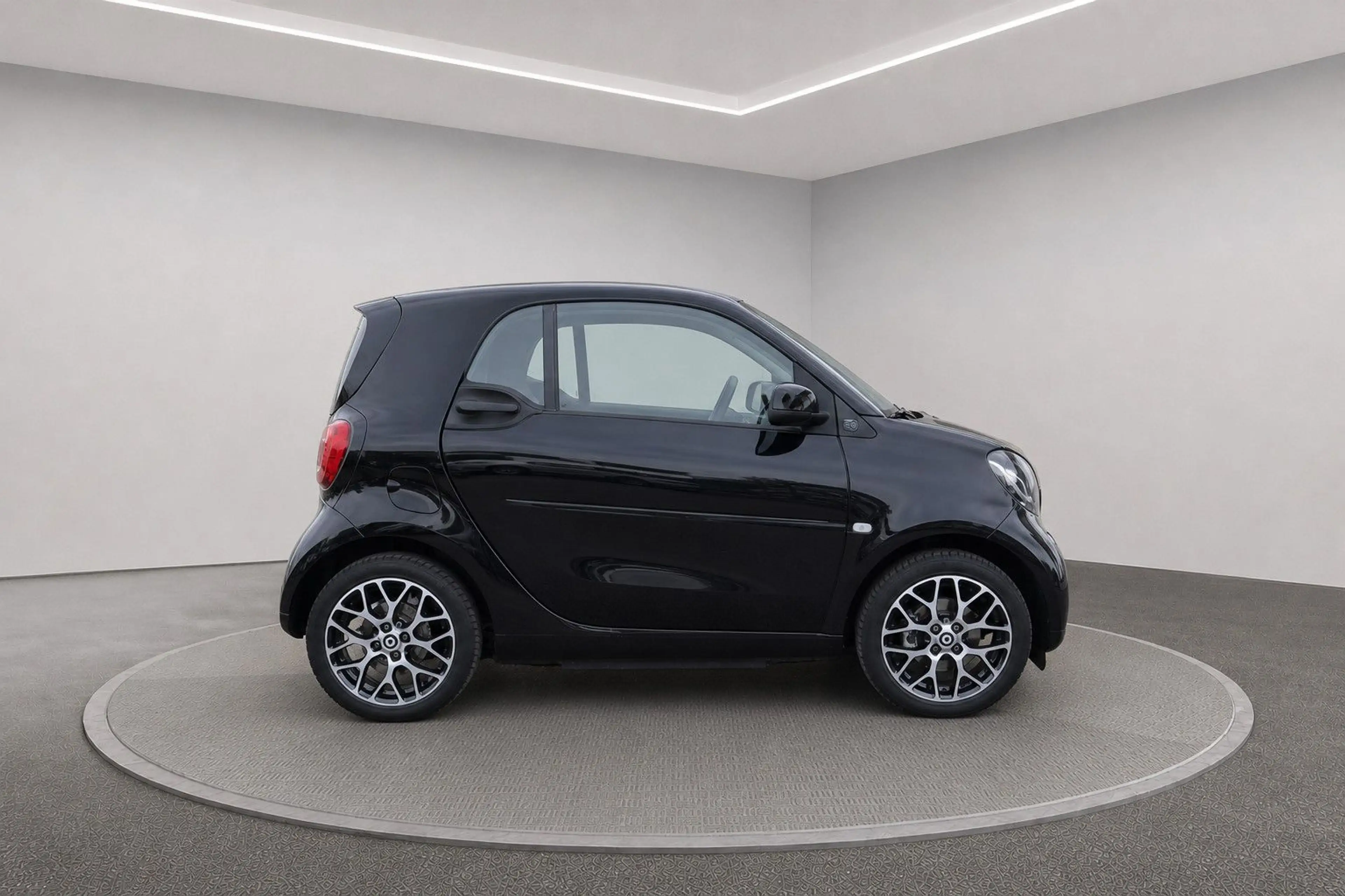 smart forTwo coupé 60kW EQ Batterie /KAMERA/NAVI/SHZ/ — photo 7