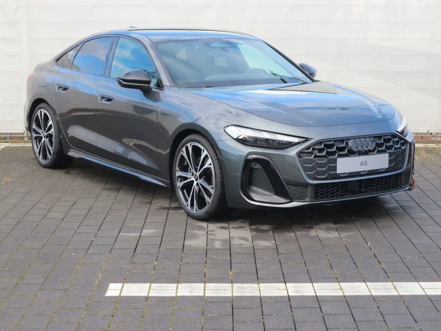 Audi A5 TFSI quattro S tronic S line*AHK* Grau - 2