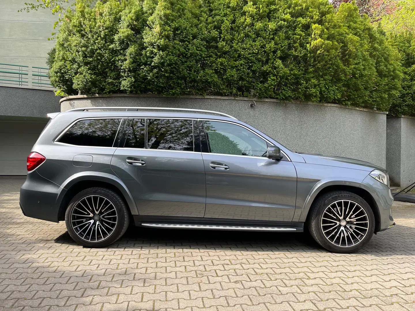 Mercedes-Benz GLS 350 GLS 350 d 4MATIC Aut. Grau - 2