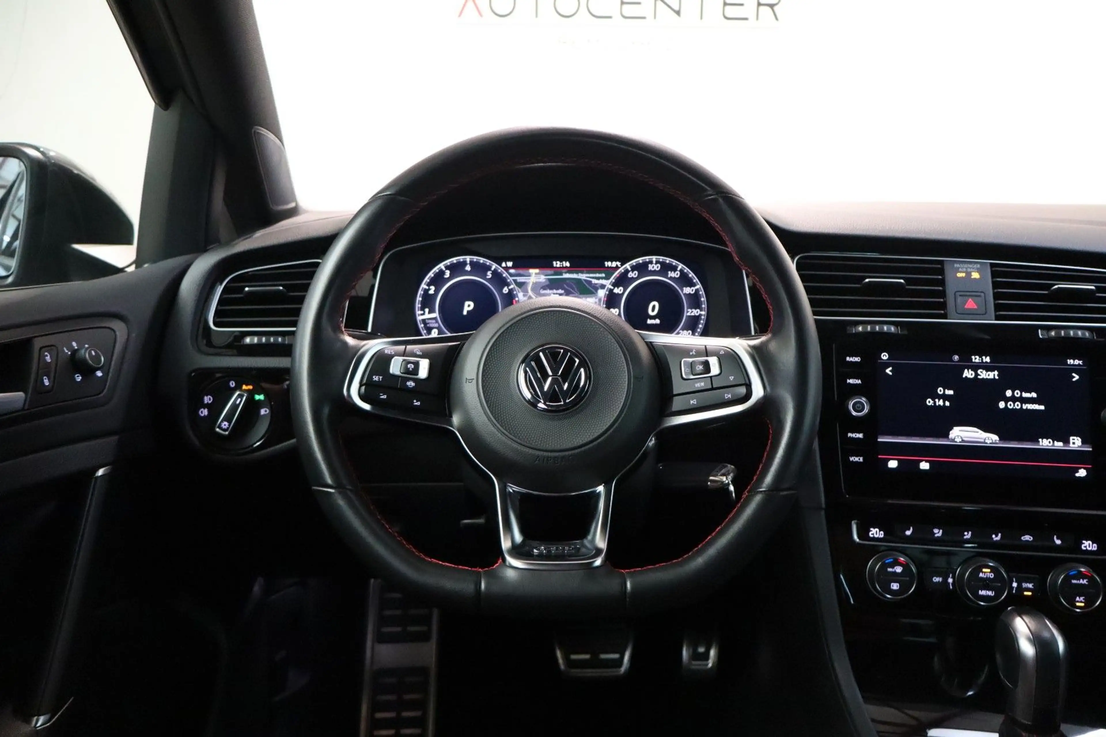 Volkswagen Golf VII GTI 2,0 TSI DSG Performance Virtual ACC — photo 14
