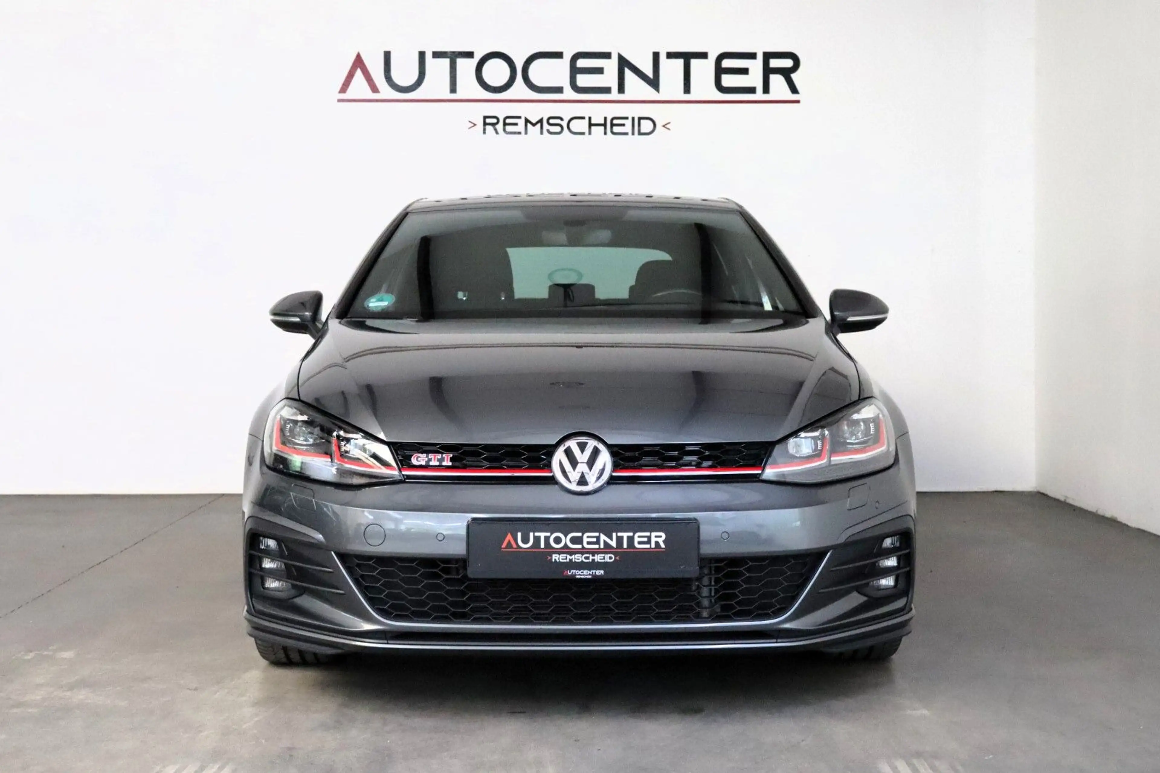 Volkswagen Golf VII GTI 2,0 TSI DSG Performance Virtual ACC — photo 2