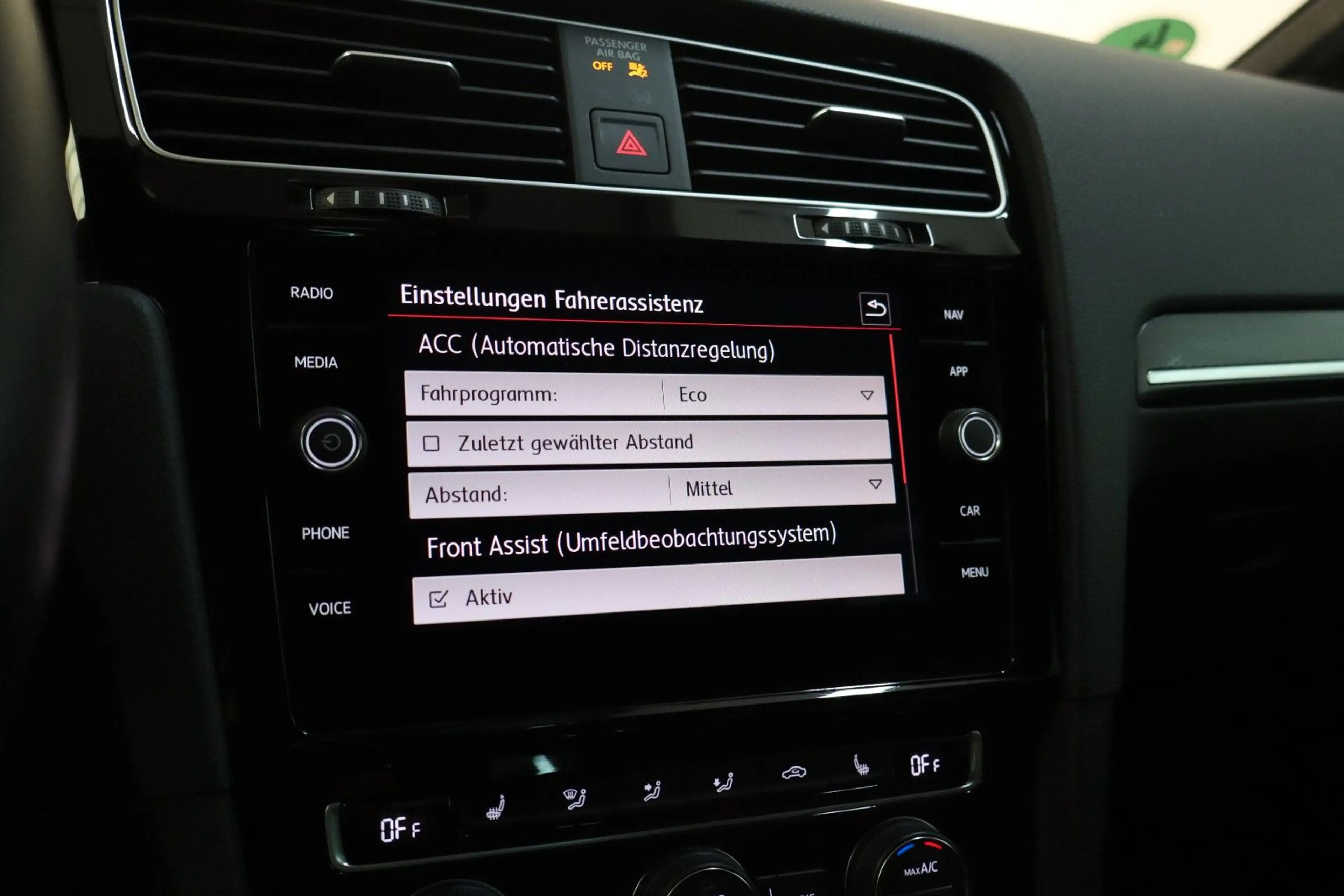 Volkswagen Golf VII GTI 2,0 TSI DSG Performance Virtual ACC — photo 10