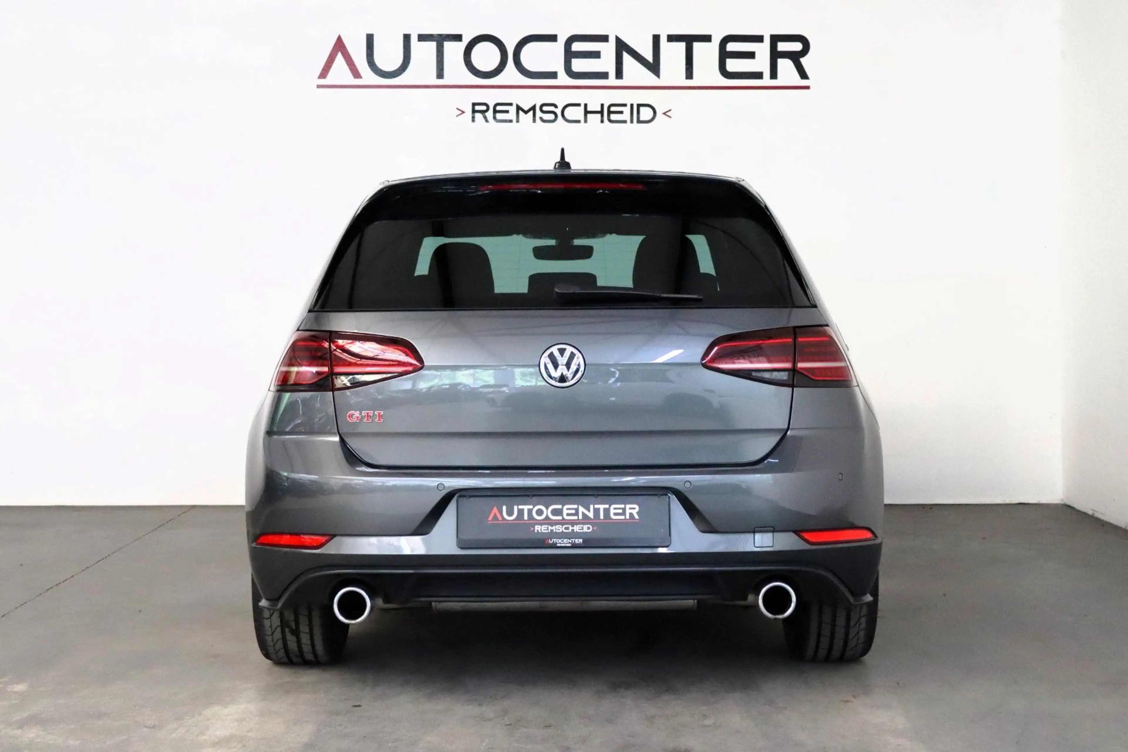 Volkswagen Golf VII GTI 2,0 TSI DSG Performance Virtual ACC — photo 5