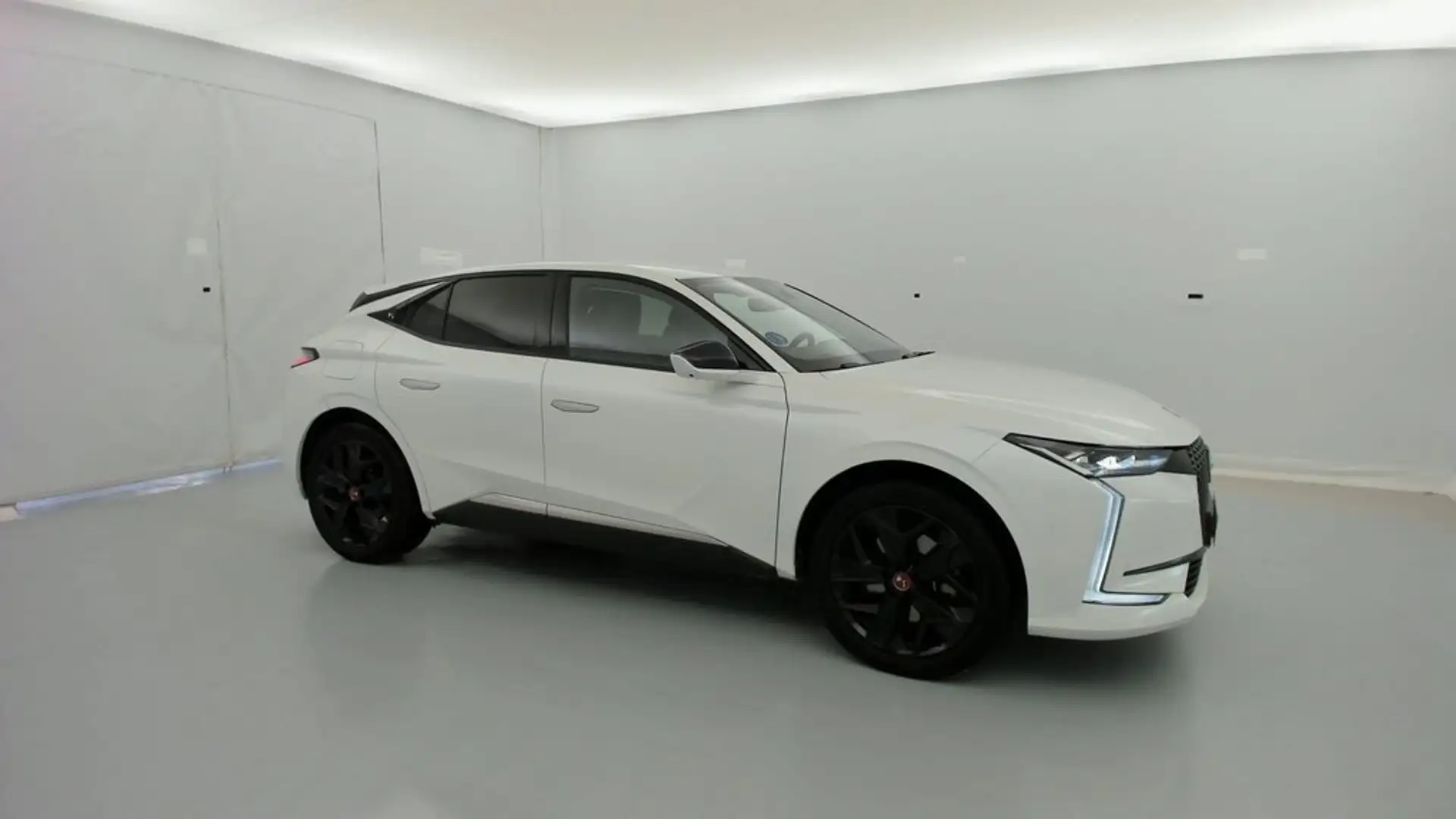 DS Automobiles DS 4 E-TENSE 225 CA performance line + Blanco - 2