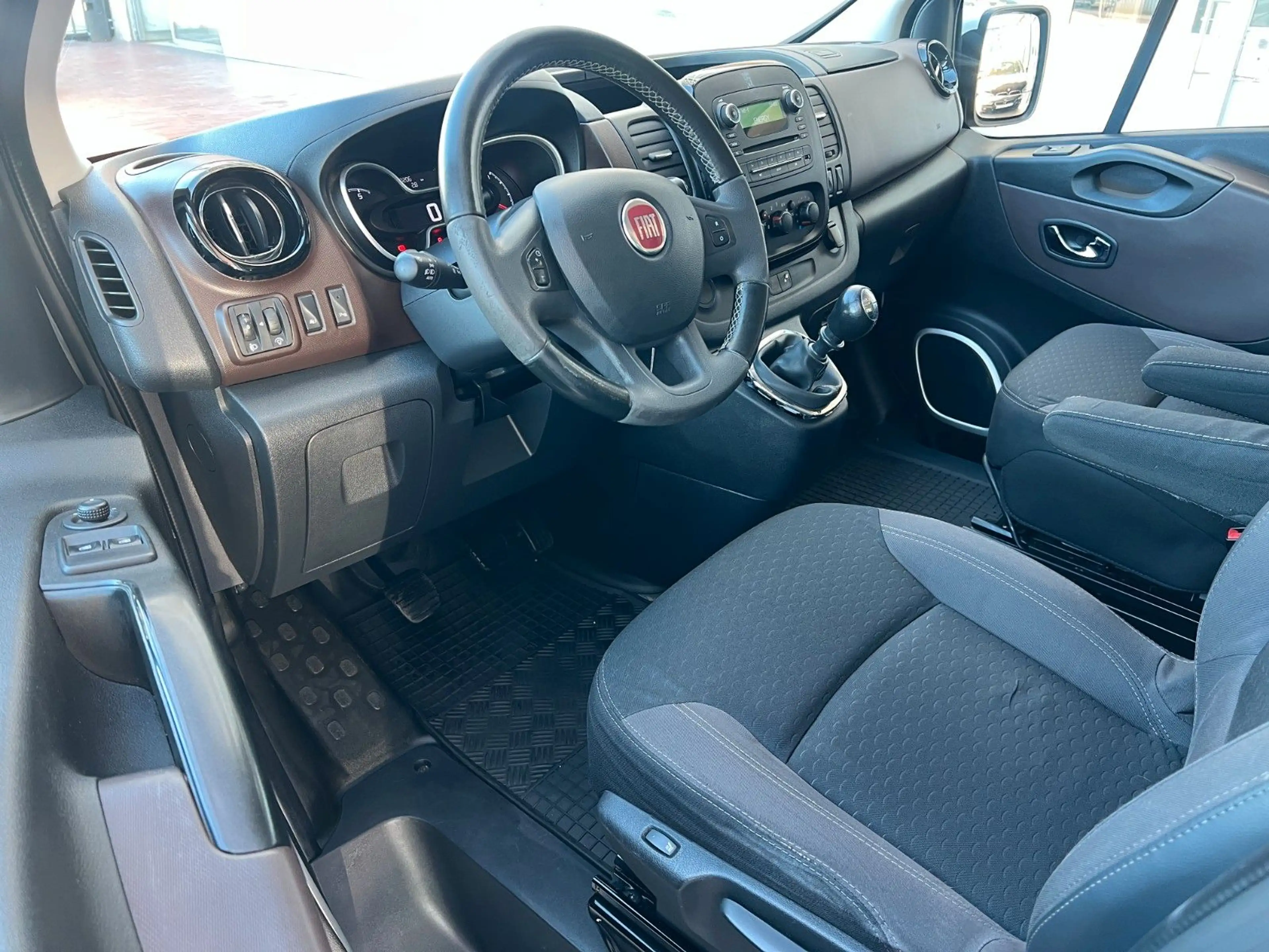 Fiat Talento Kombi L2H1 1,2t Family *8SITZ* — photo 9