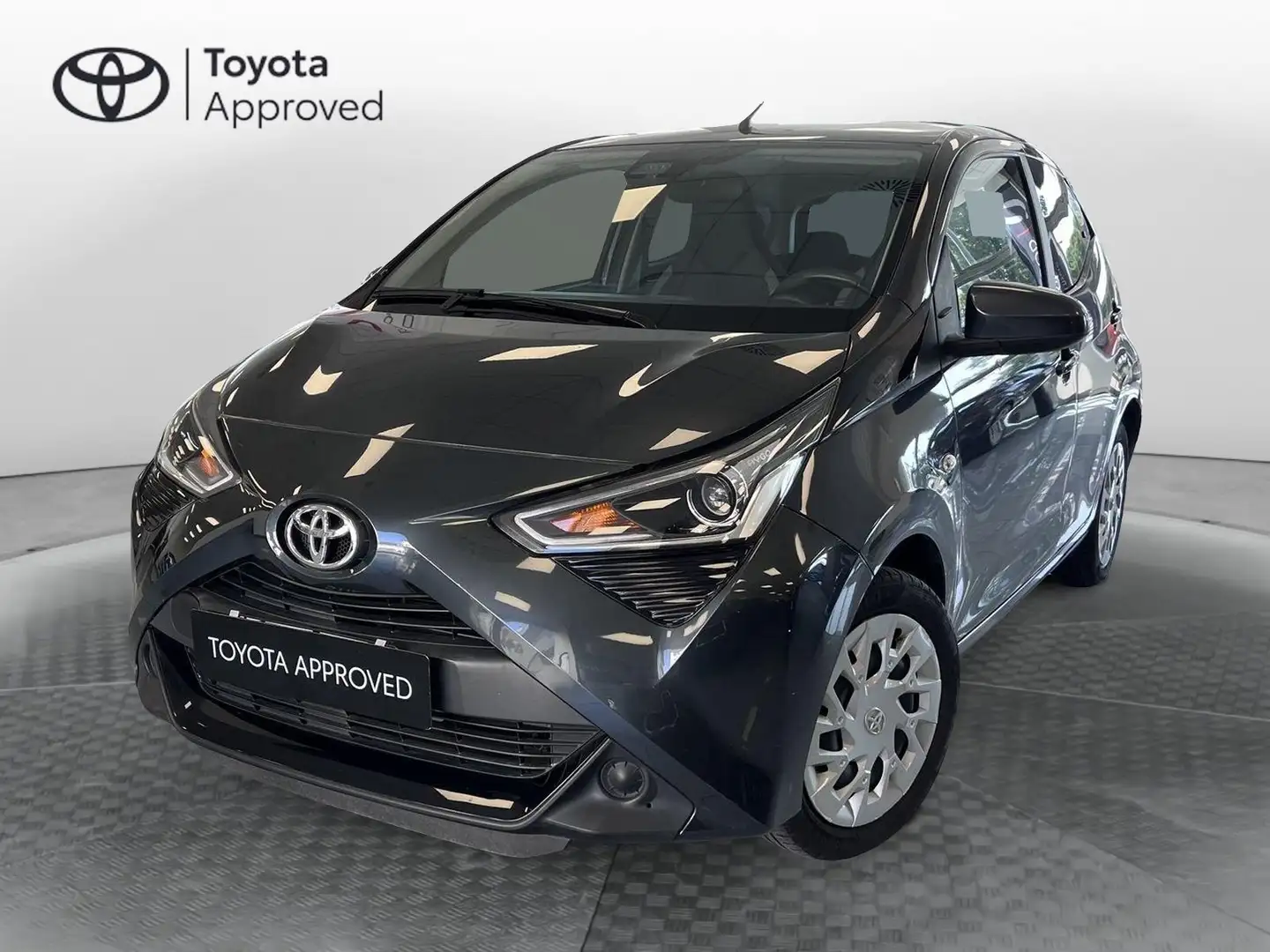 Toyota Aygo Connect 1.0 VVT-i 72 CV 5 porte x-play Grigio - 1