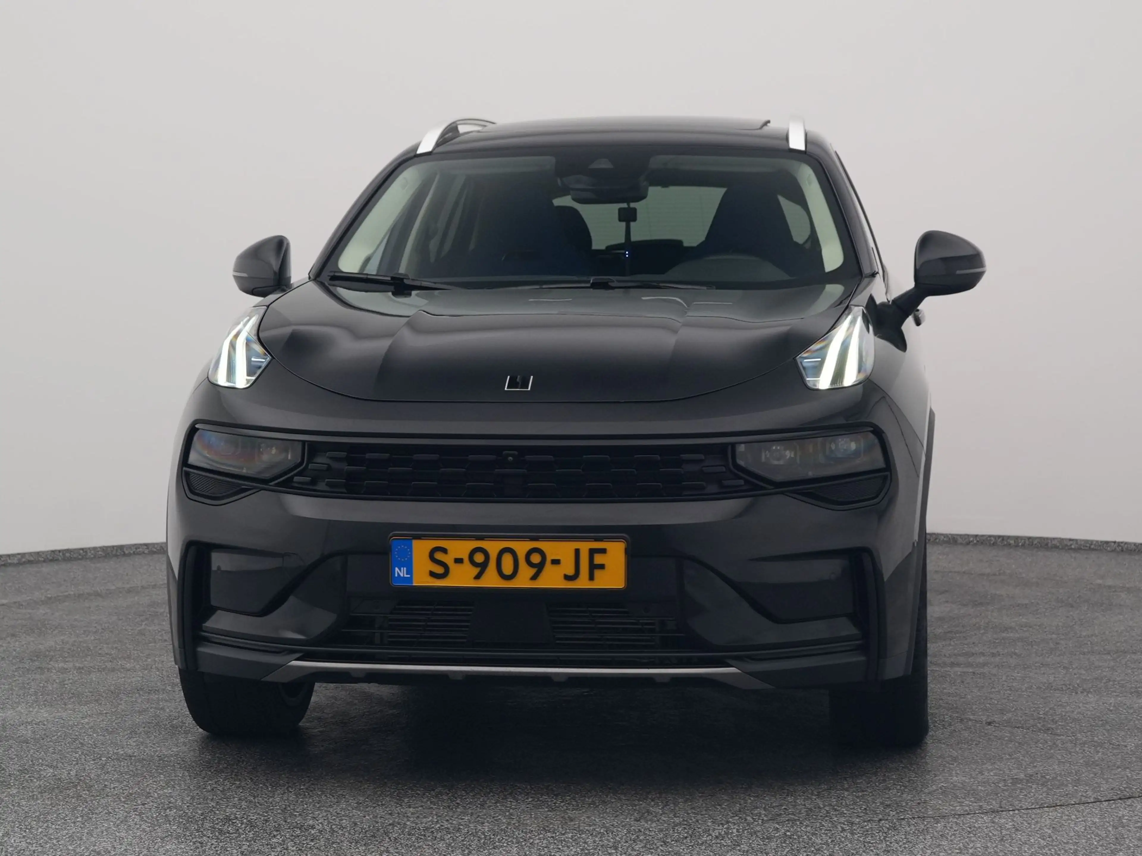 Lynk & Co 01 1.5 Plug-in Hybrid | 360° | BLACK | NLD AUTO — photo 9