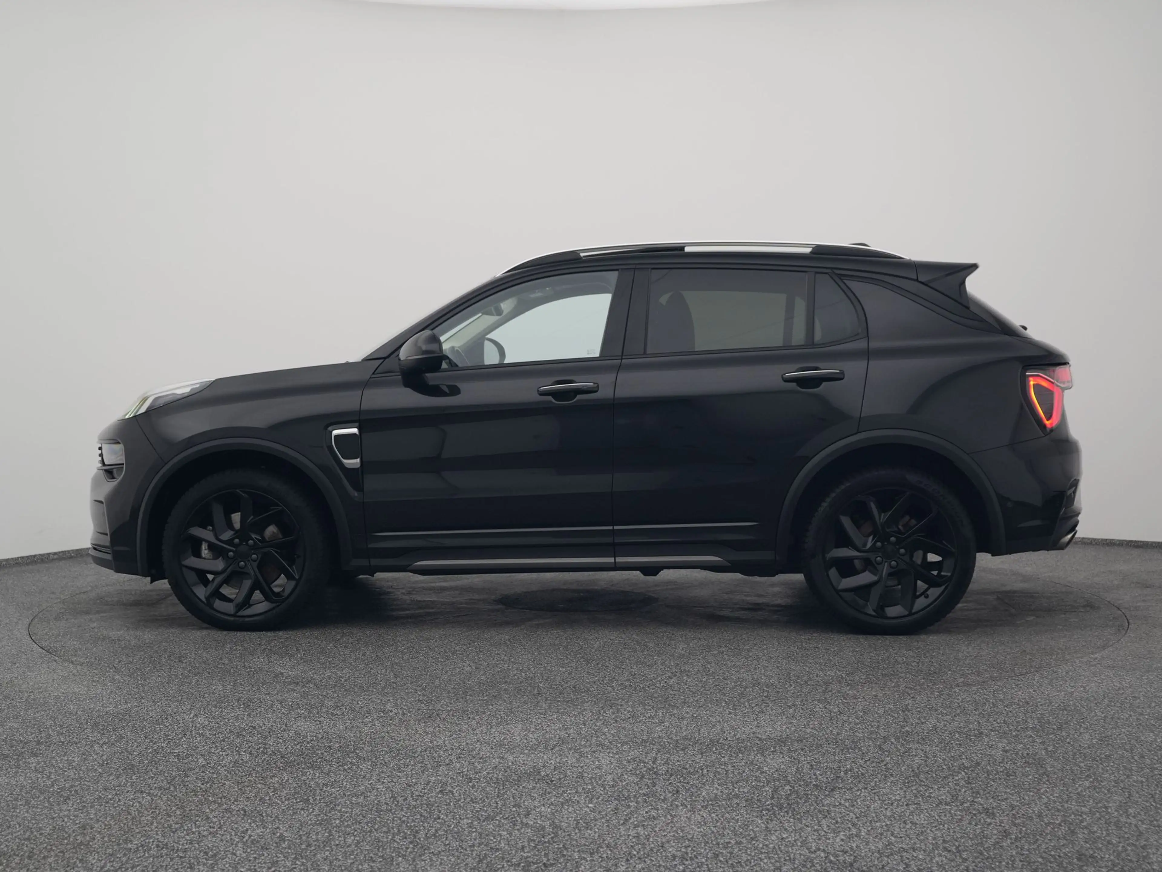 Lynk & Co 01 1.5 Plug-in Hybrid | 360° | BLACK | NLD AUTO — photo 13