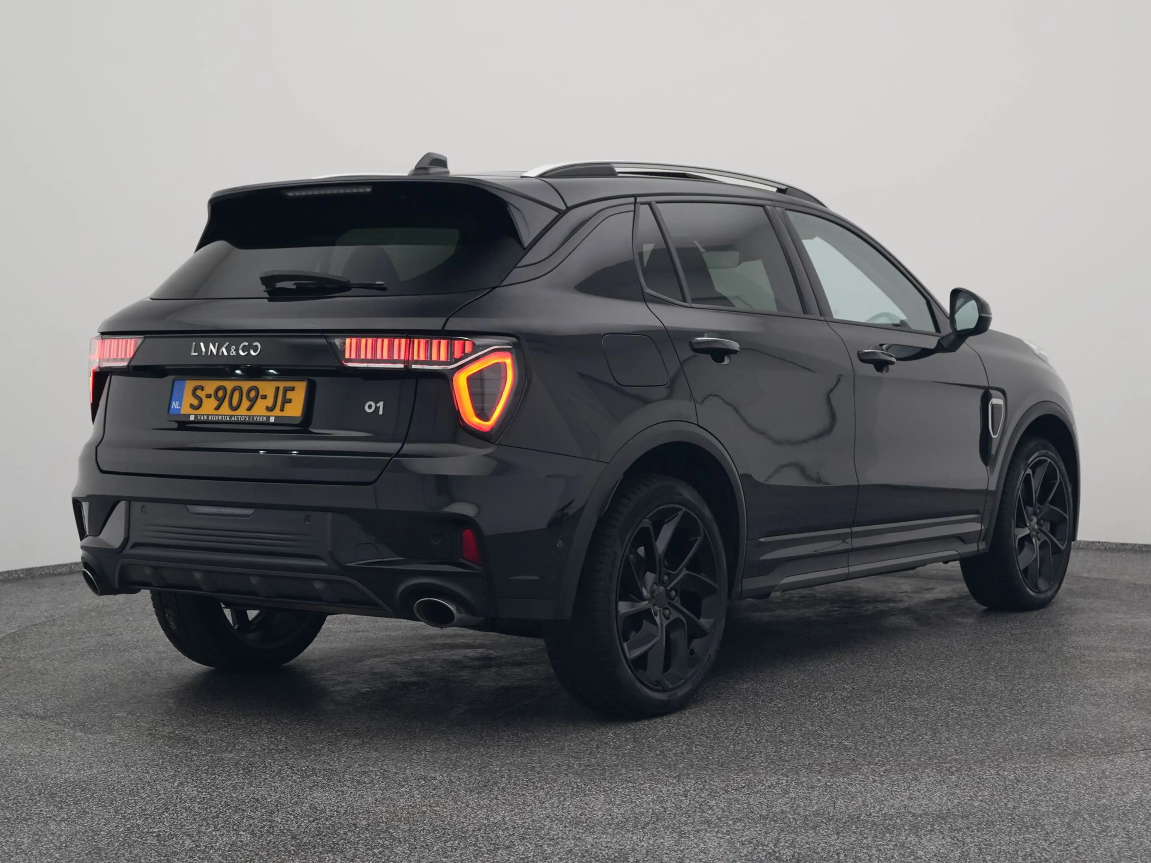 Lynk & Co 01 1.5 Plug-in Hybrid | 360° | BLACK | NLD AUTO — photo 6