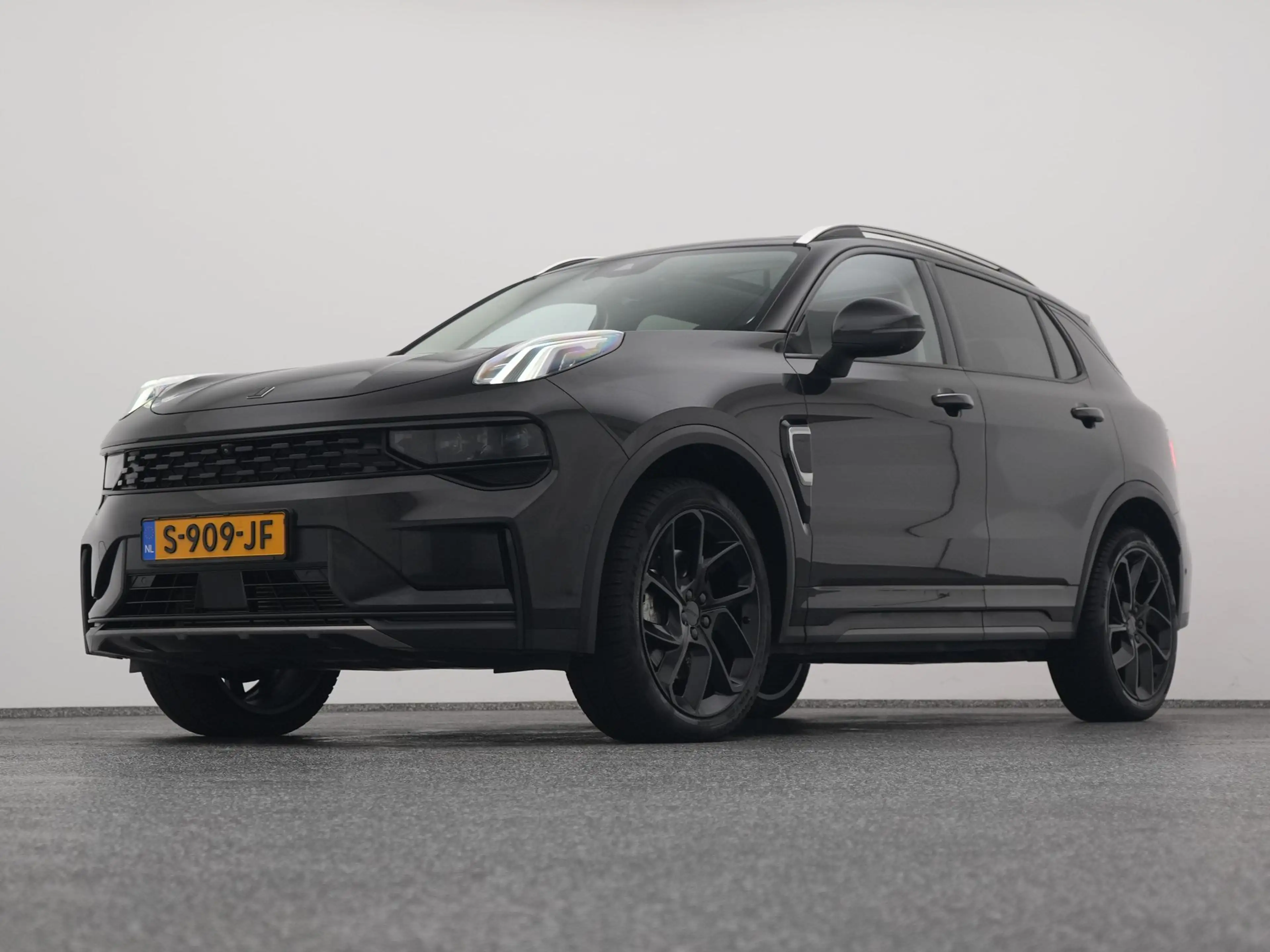 Lynk & Co 01 1.5 Plug-in Hybrid | 360° | BLACK | NLD AUTO — photo 15