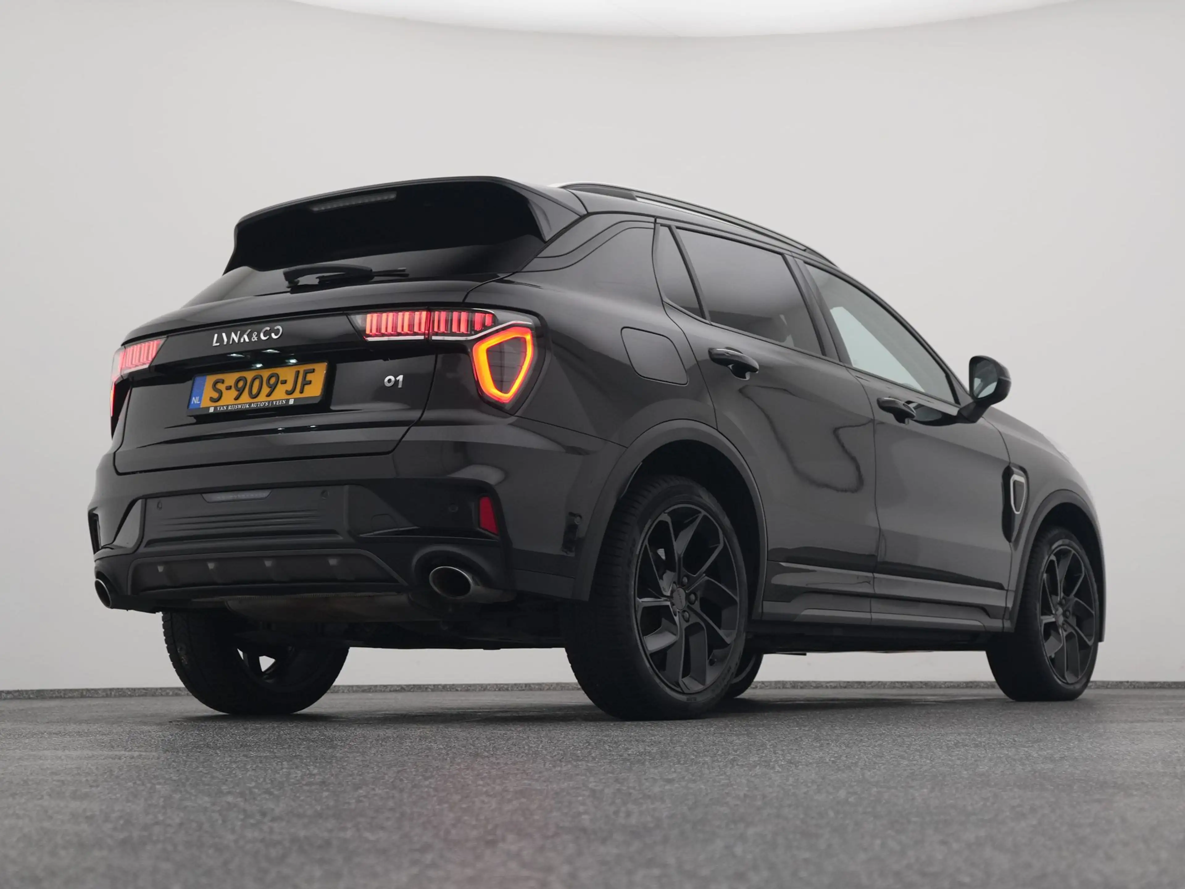 Lynk & Co 01 1.5 Plug-in Hybrid | 360° | BLACK | NLD AUTO — photo 16