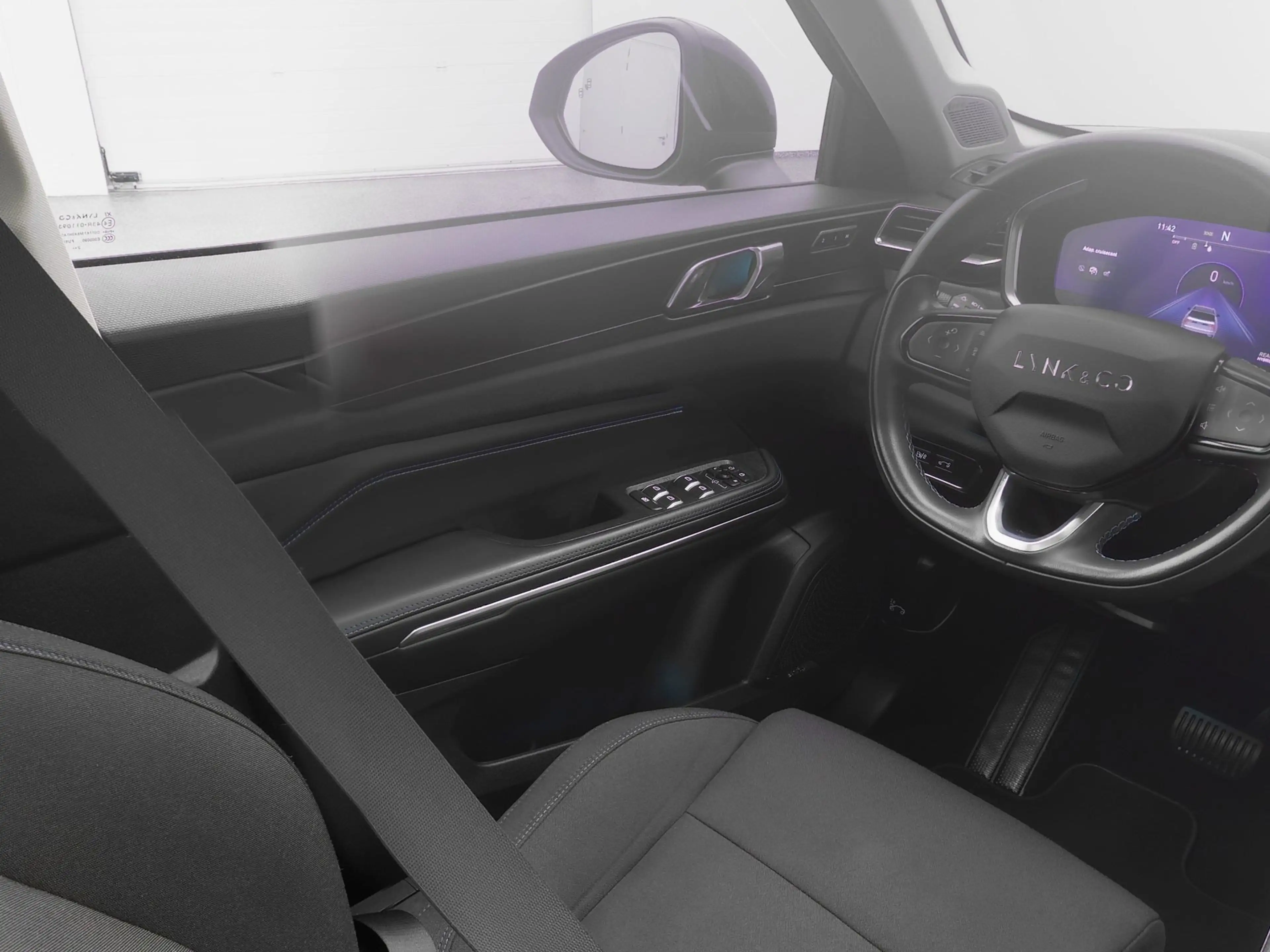 Lynk & Co 01 1.5 Plug-in Hybrid | 360° | BLACK | NLD AUTO — photo 11
