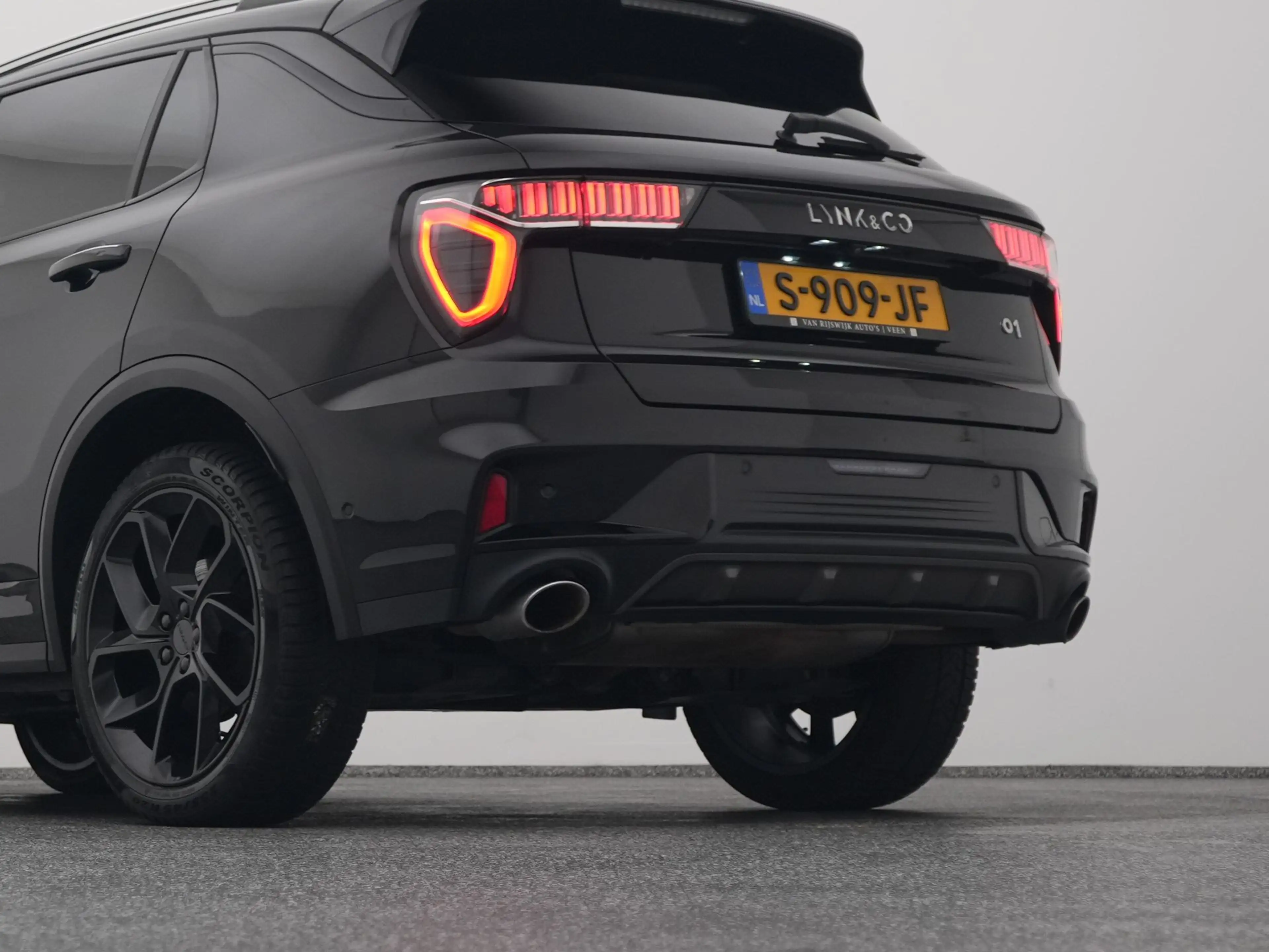 Lynk & Co 01 1.5 Plug-in Hybrid | 360° | BLACK | NLD AUTO — photo 22