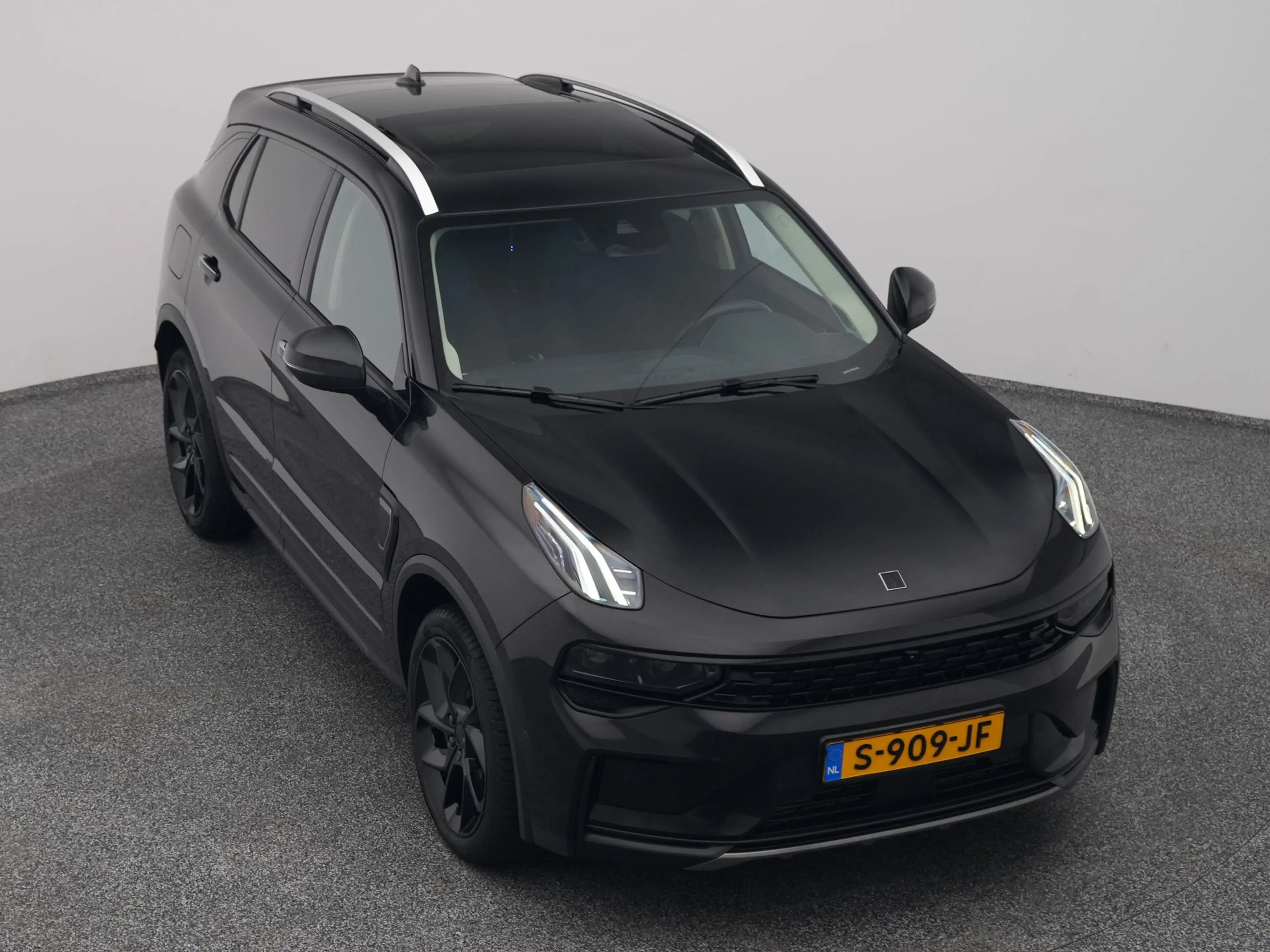 Lynk & Co 01 1.5 Plug-in Hybrid | 360° | BLACK | NLD AUTO — photo 24
