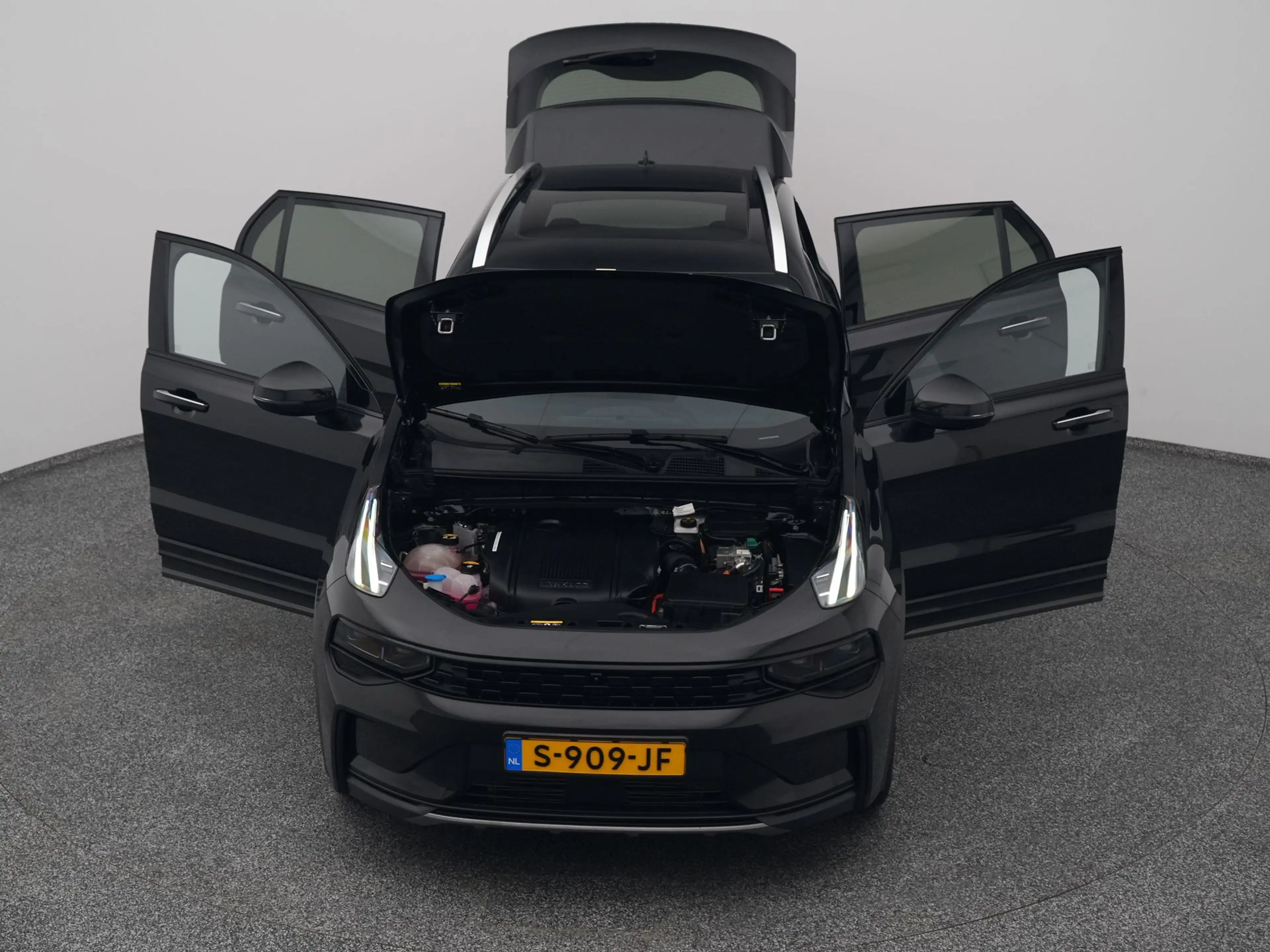 Lynk & Co 01 1.5 Plug-in Hybrid | 360° | BLACK | NLD AUTO — photo 27