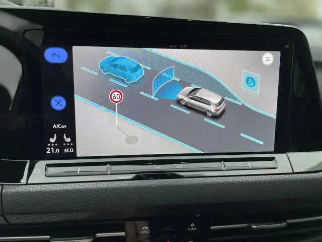 Volkswagen Golf view 11