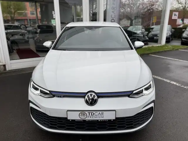 Volkswagen Golf view 2