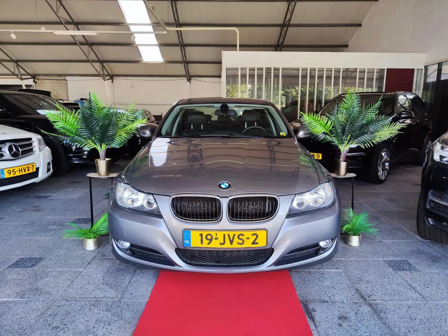 BMW 320 3-serie 320D EXECUTIVE LINE SEDAN NAVI FACELIFT! 2 Grijs - 1