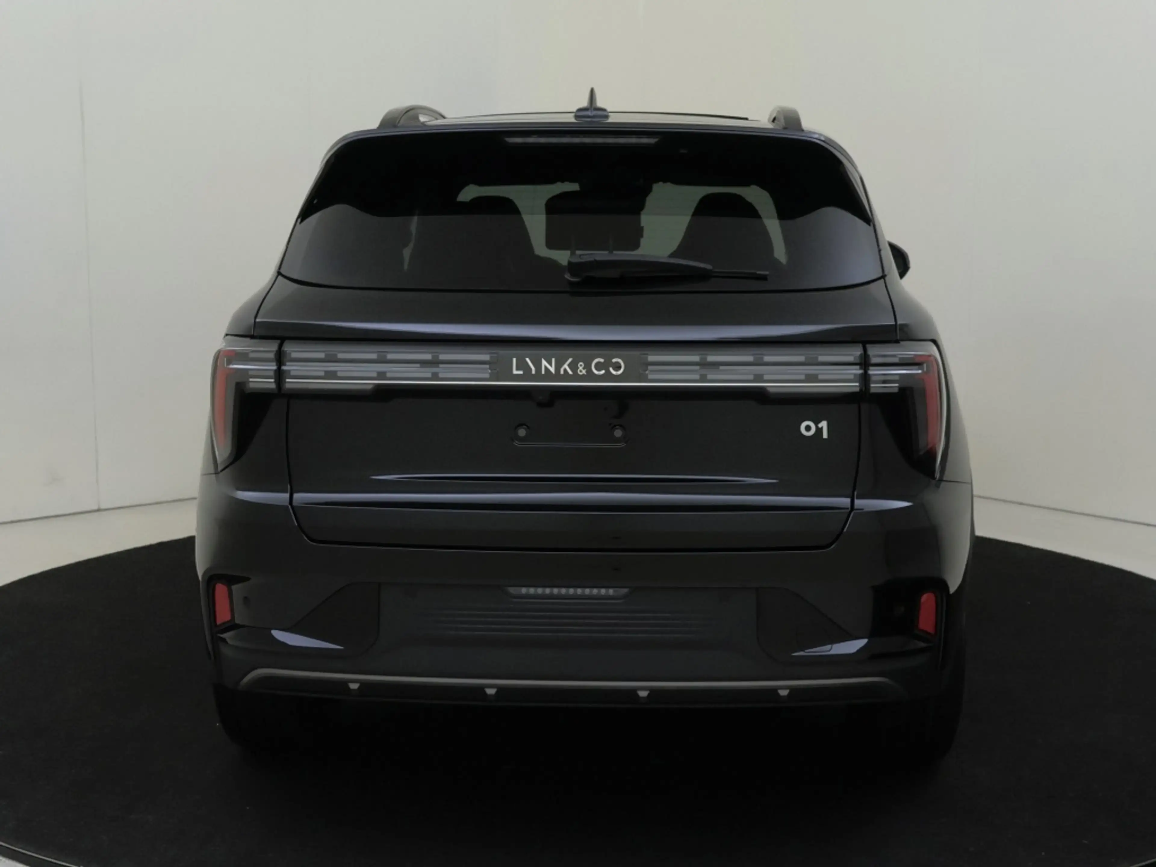 Lynk & Co 01 | MORE | Panoramadak | 360° camera | — photo 5
