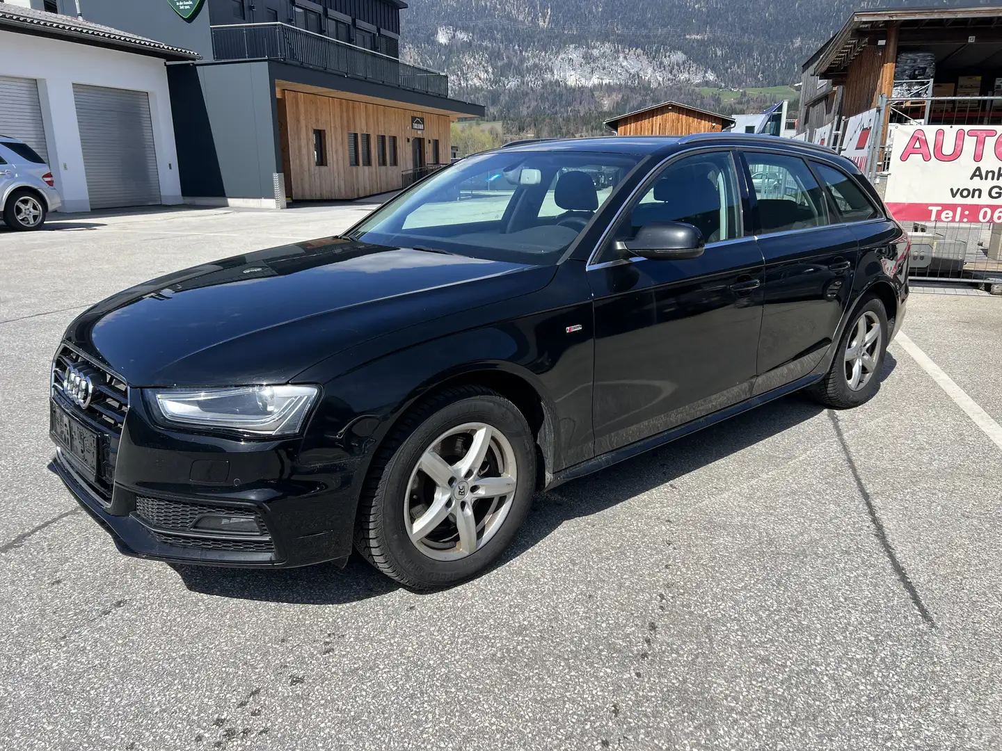 Audi A4 Avant 2,0 TDI S-line Schwarz - 1