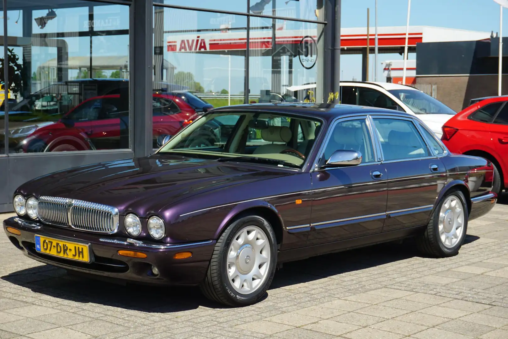 Daimler Super V8 4.0 SWB 1/76 Violett - 1