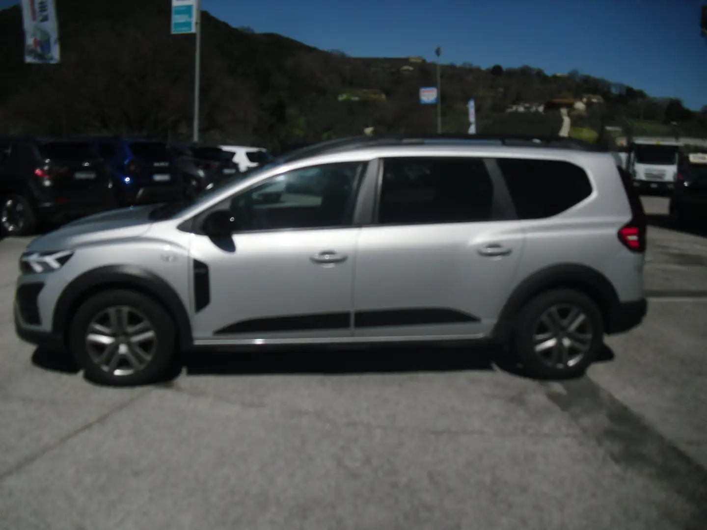 Dacia Jogger 1.0 tce Extreme Gpl 100cv, PERFETTE CONDIZIONI!! Plateado - 2