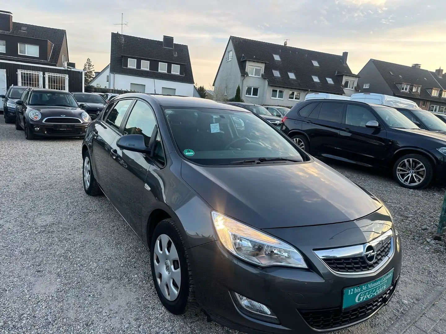 Opel Astra J Lim. 5-trg. Active*TUV NEU*1 HAND*KLIMA Negro - 1