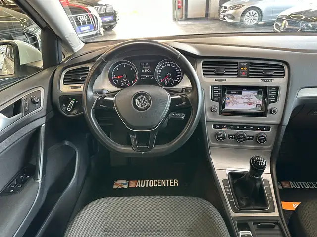 Volkswagen Golf view 8