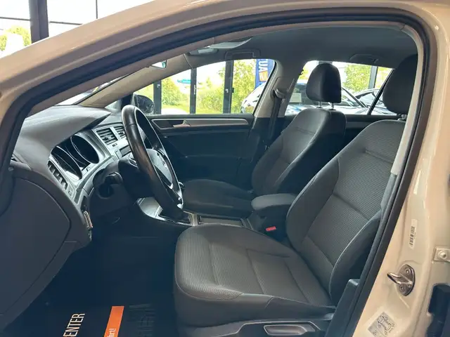 Volkswagen Golf view 10