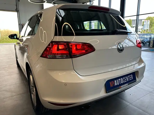 Volkswagen Golf view 5