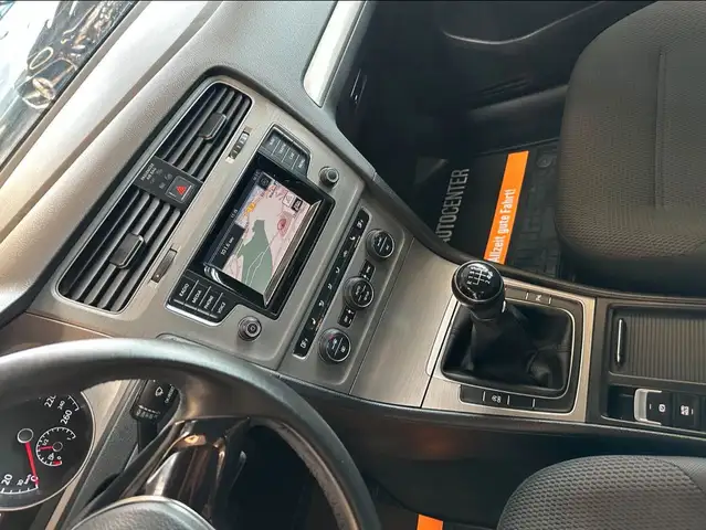 Volkswagen Golf view 12