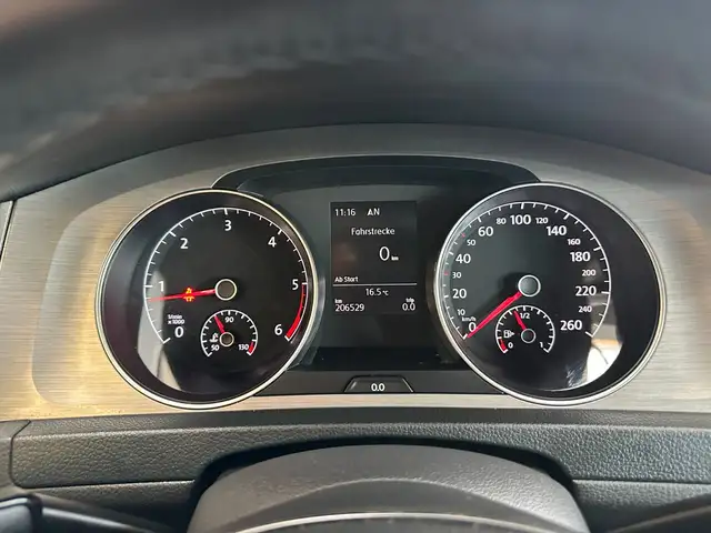 Volkswagen Golf view 13