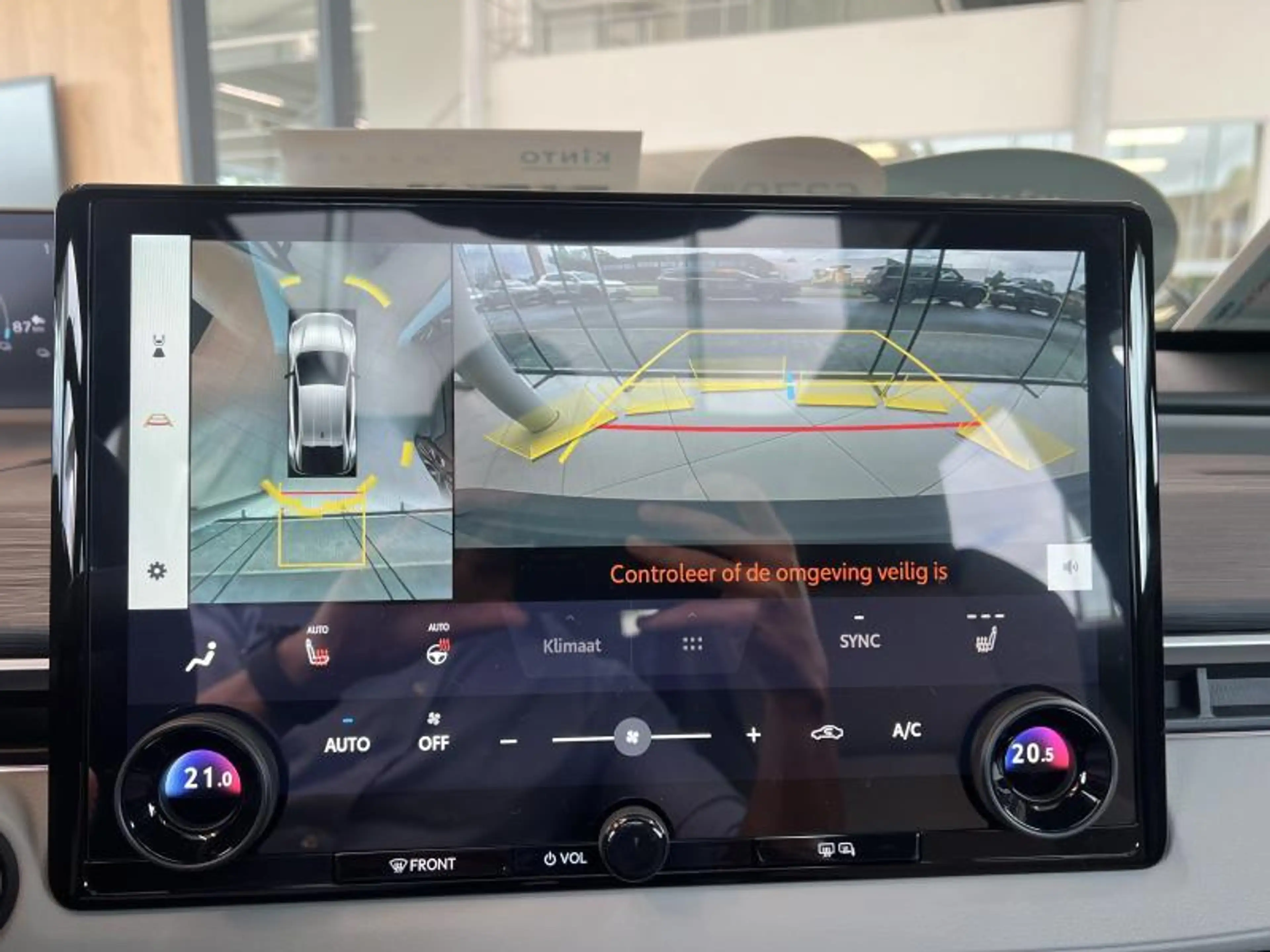 Toyota C-HR+ 77kWh AWD Style Black + Premium Pack — photo 15