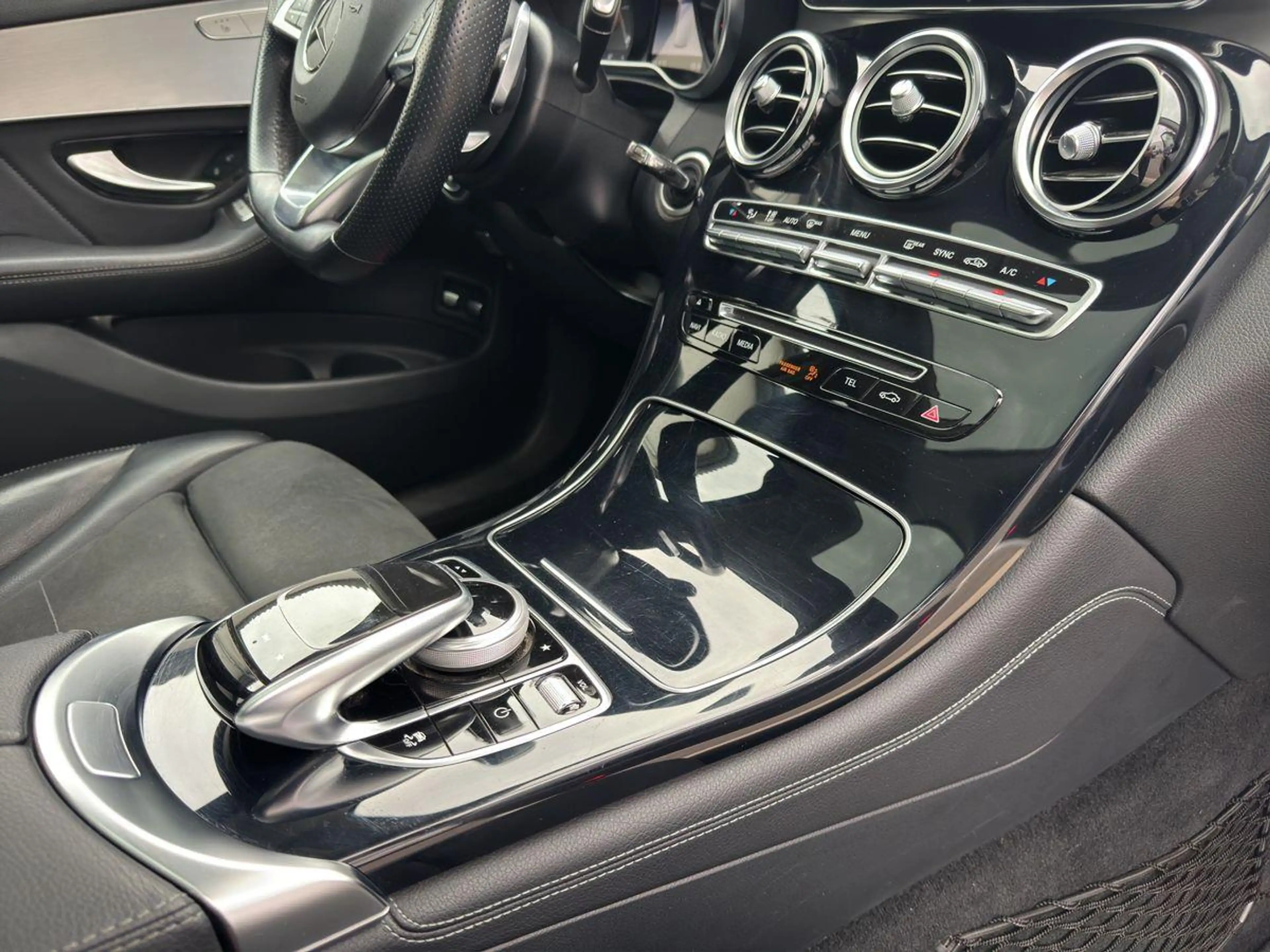 Mercedes-Benz GLC 250 4M AMG Pano AHK Kamera ILS 360° TotW — photo 14