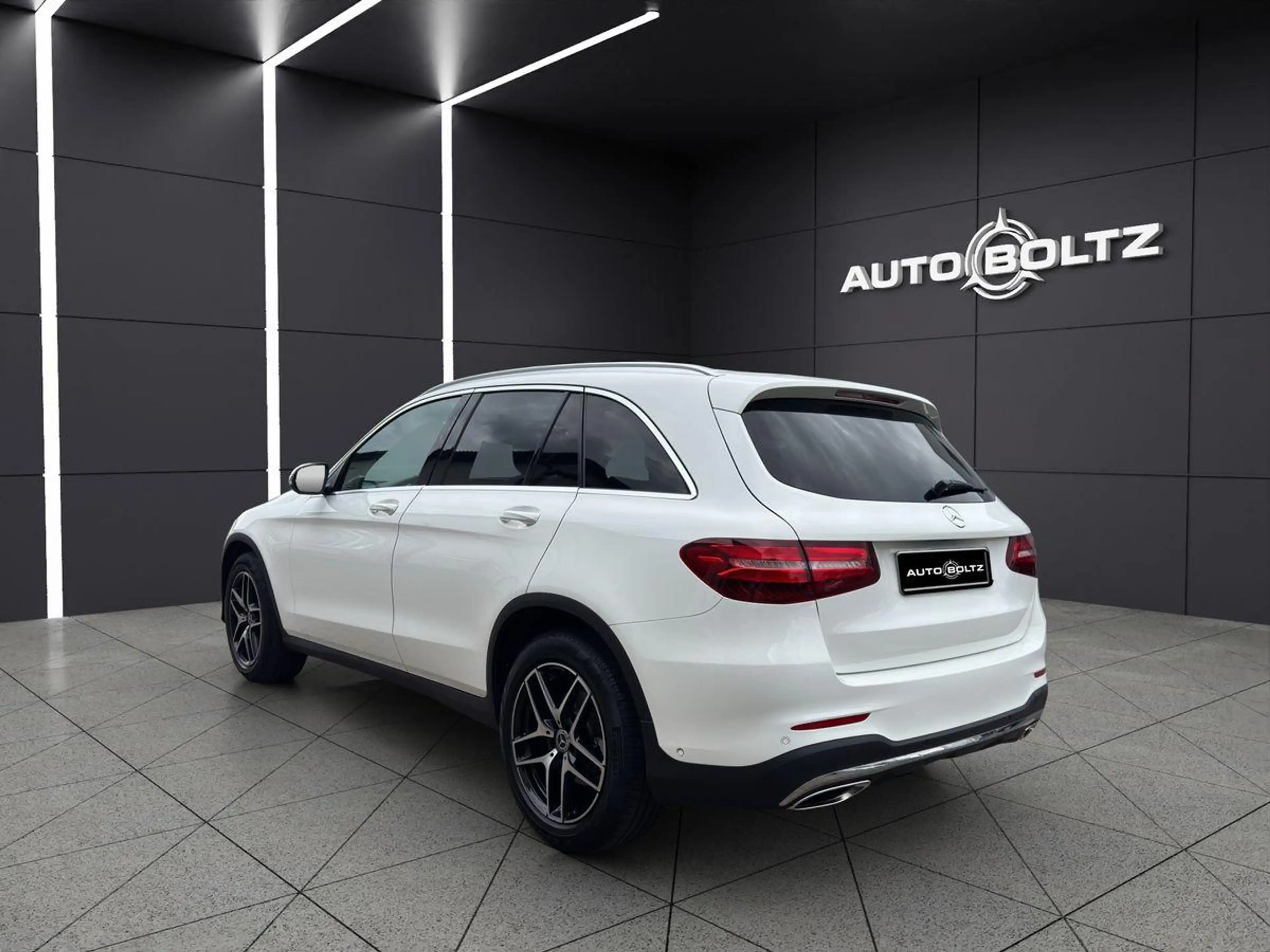 Mercedes-Benz GLC 250 4M AMG Pano AHK Kamera ILS 360° TotW — photo 5