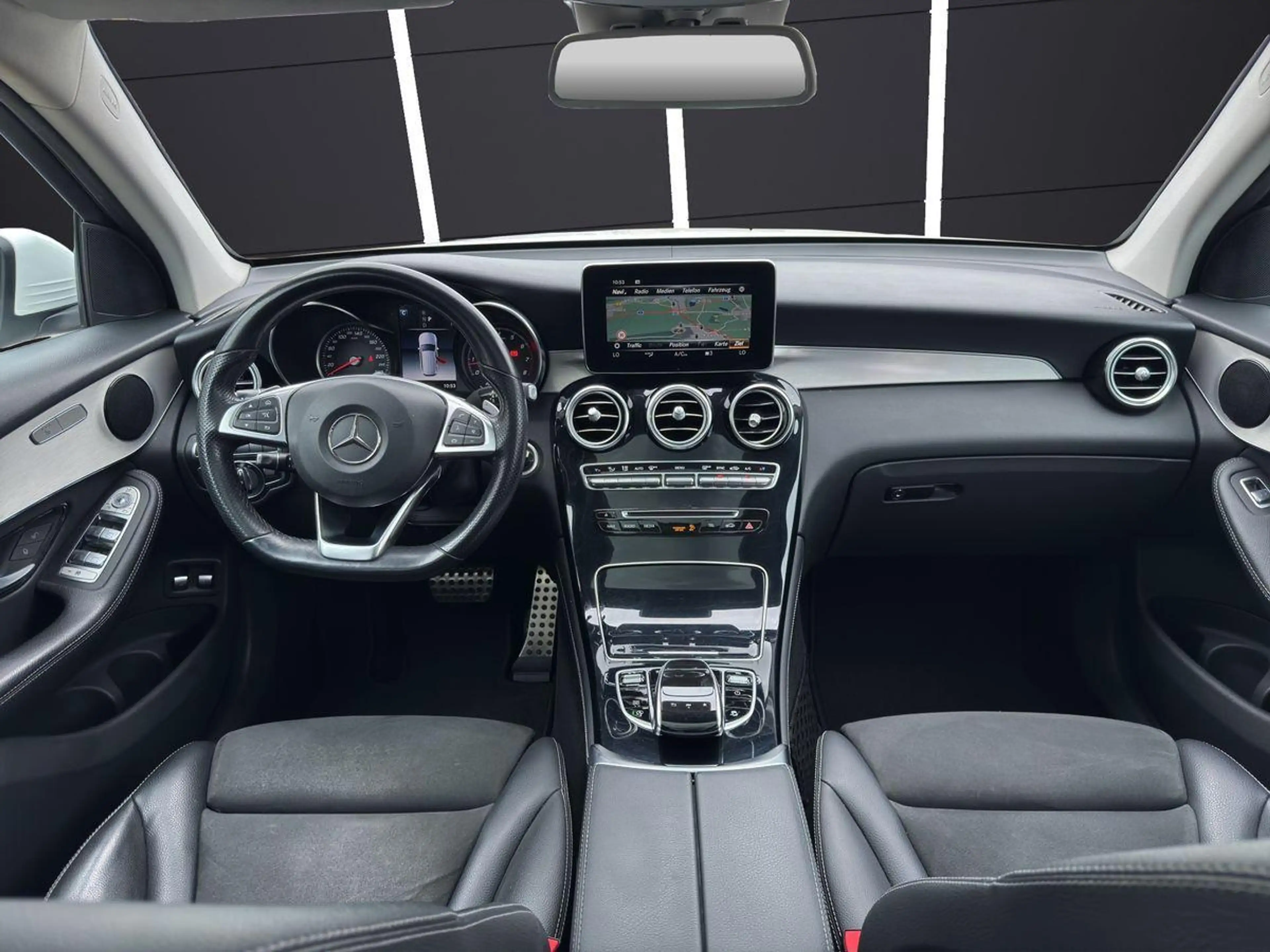 Mercedes-Benz GLC 250 4M AMG Pano AHK Kamera ILS 360° TotW — photo 4