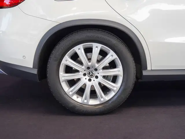 Mercedes-Benz Gle view 2