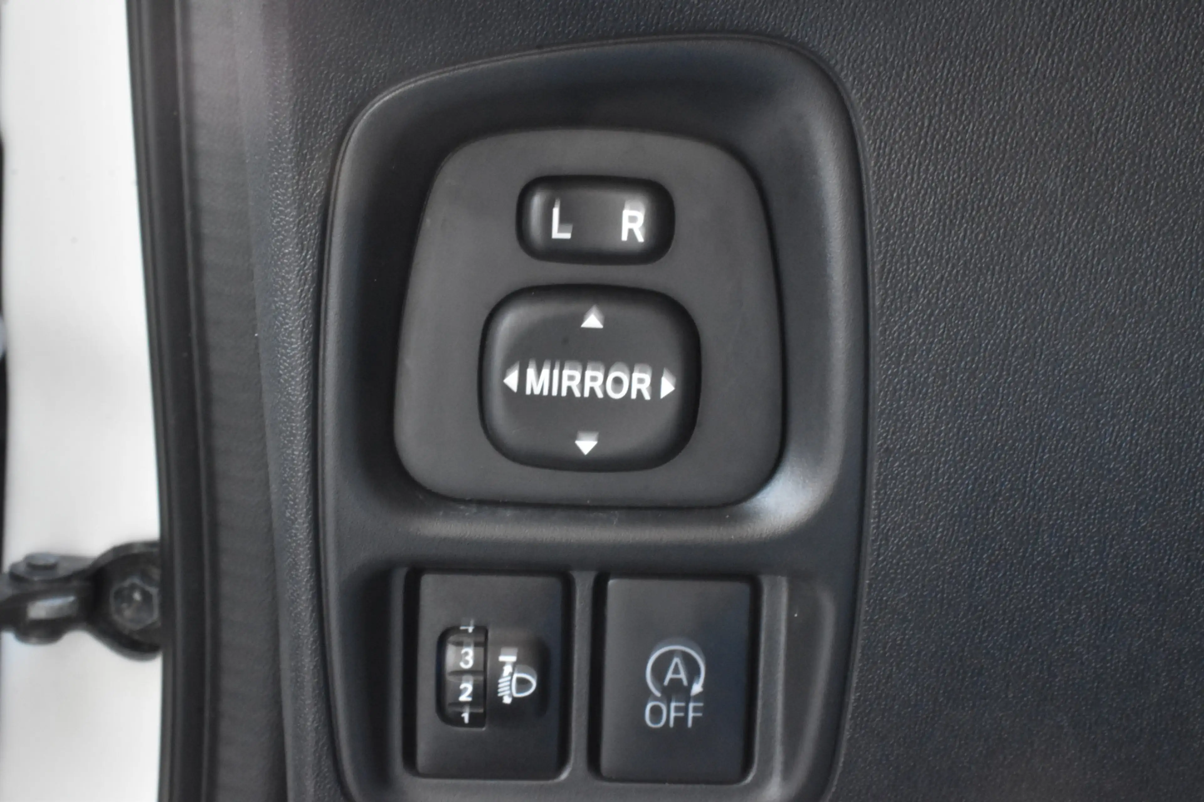 Citroen C1 1.0 VTi Shine — photo 14