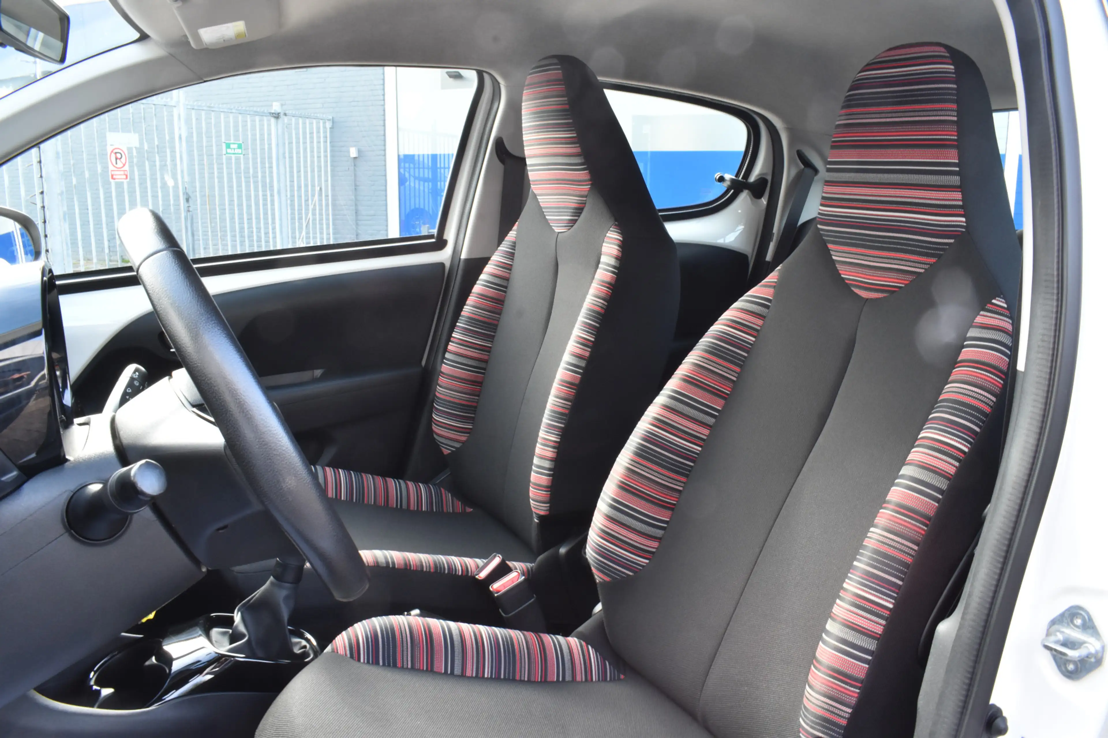 Citroen C1 1.0 VTi Shine — photo 2