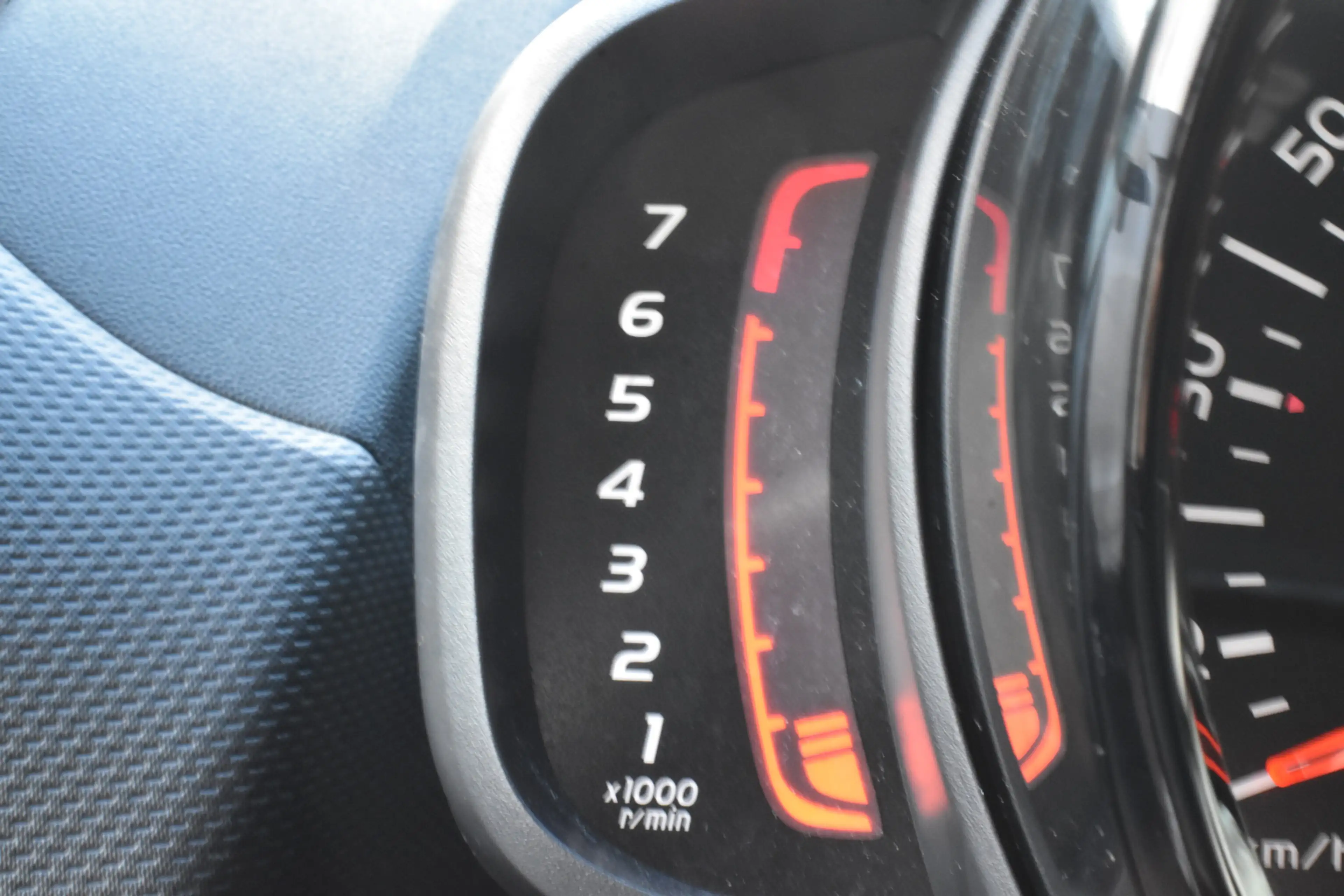 Citroen C1 1.0 VTi Shine — photo 9