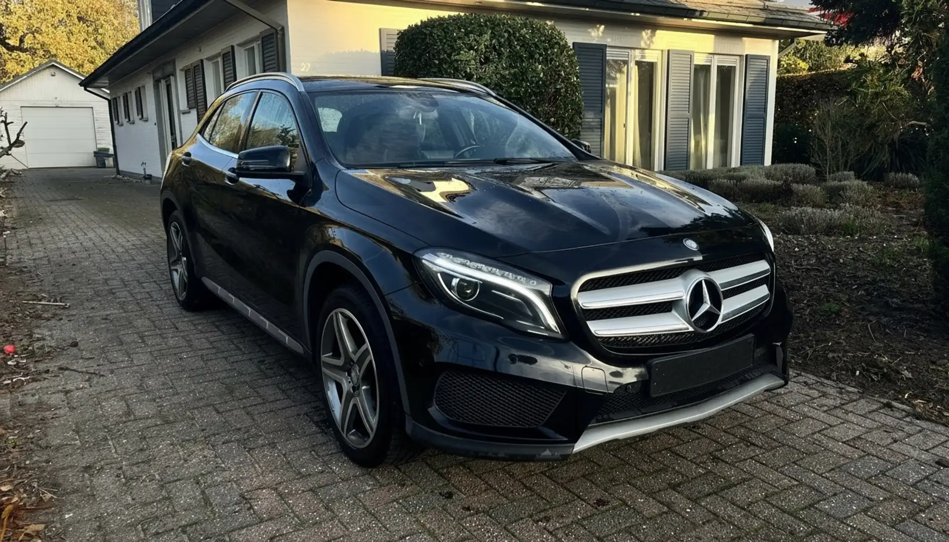 Mercedes-Benz GLA 200 AMG-Line - 1