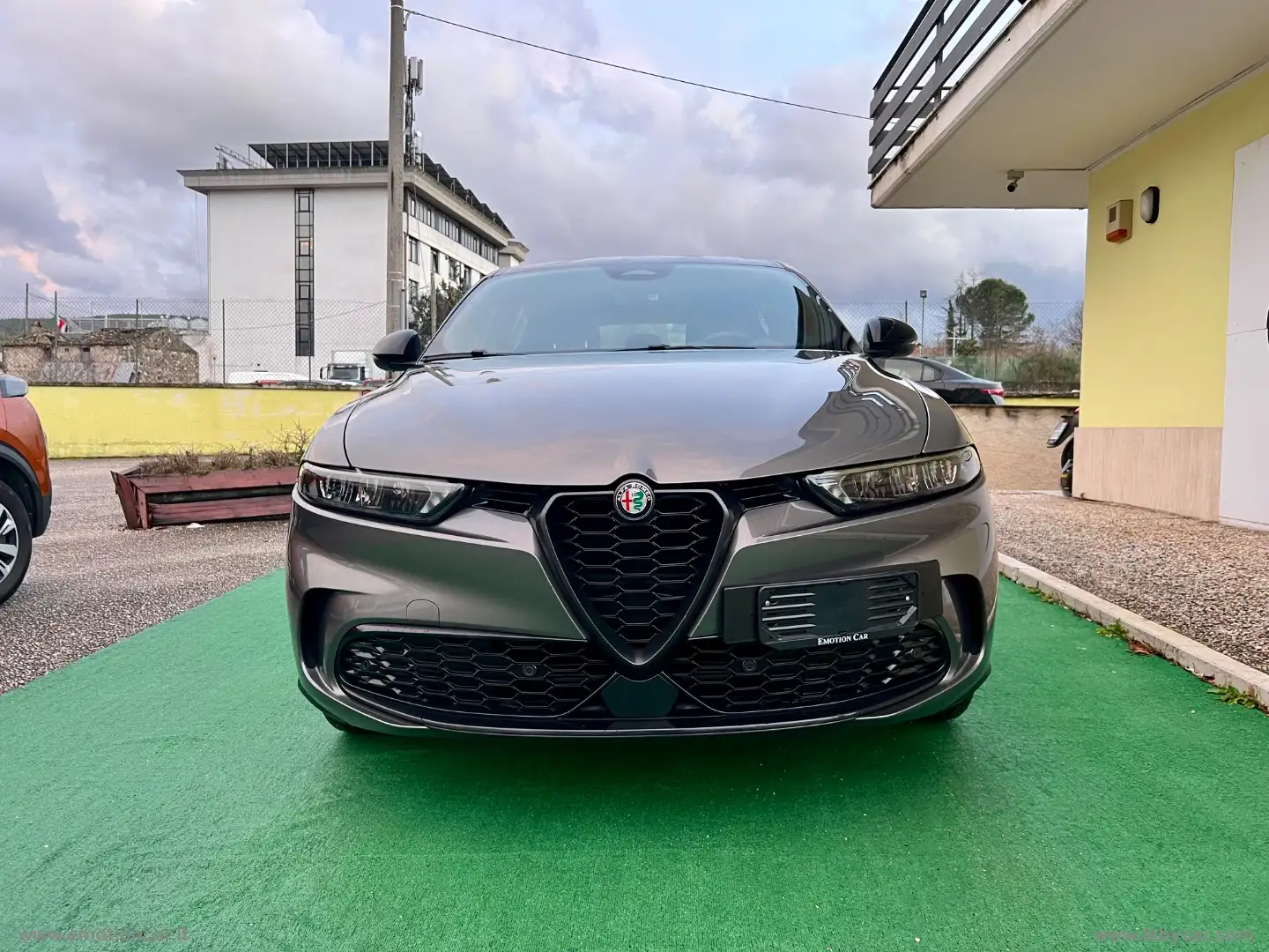 Alfa Romeo Tonale 1.5 130CV MHEV DDCT7 - 2022 Grigio - 2