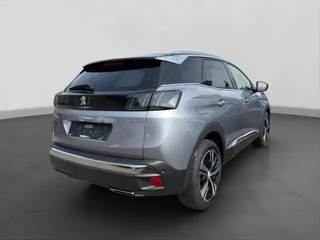 Peugeot 3008 view 5