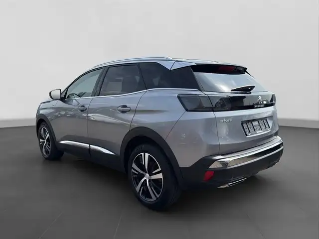 Peugeot 3008 view 3