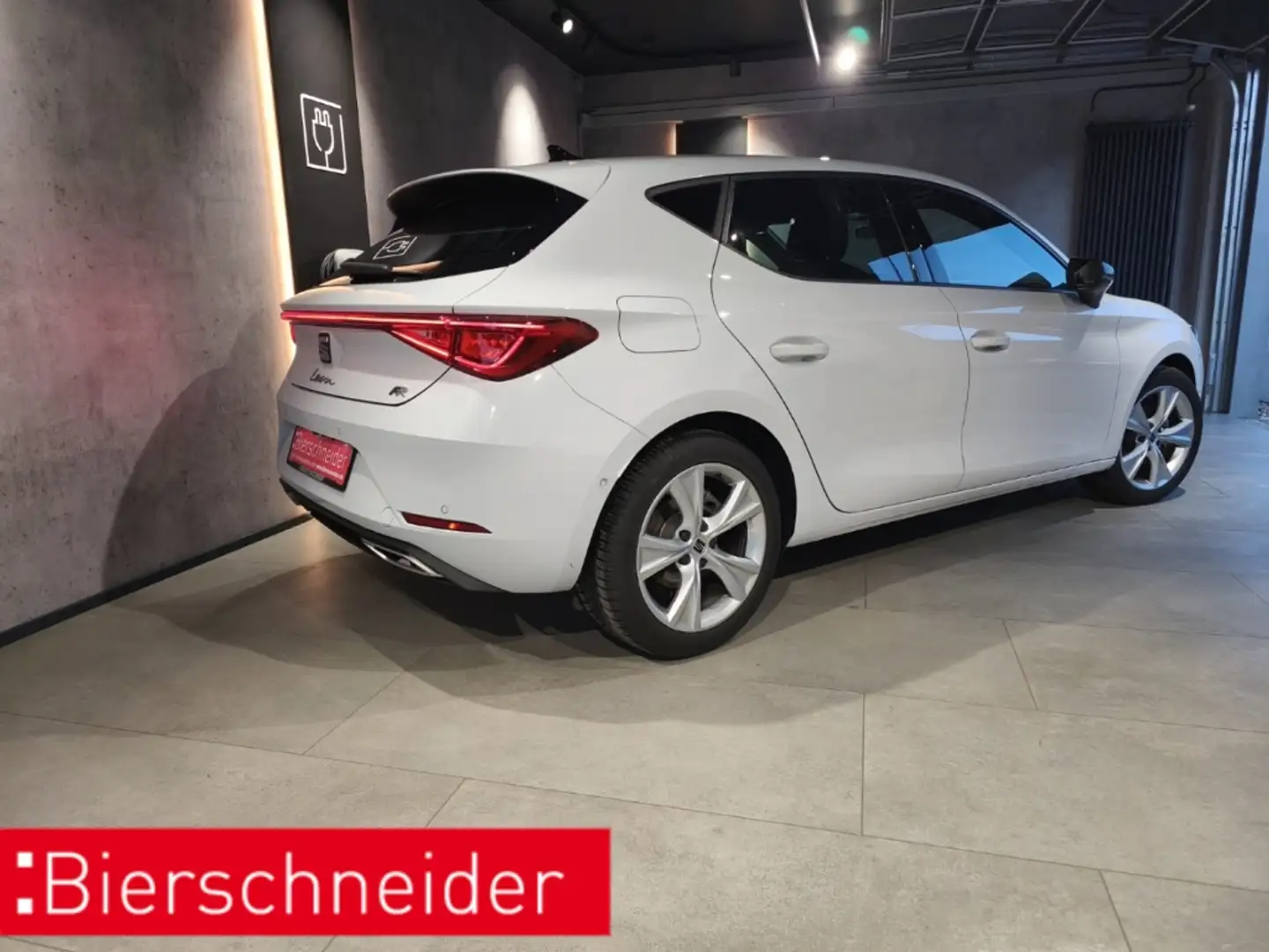 SEAT Leon 1.5 eTSI DSG FR ab 189,- 990,- Anzahlung KAMERA NA Weiß - 2