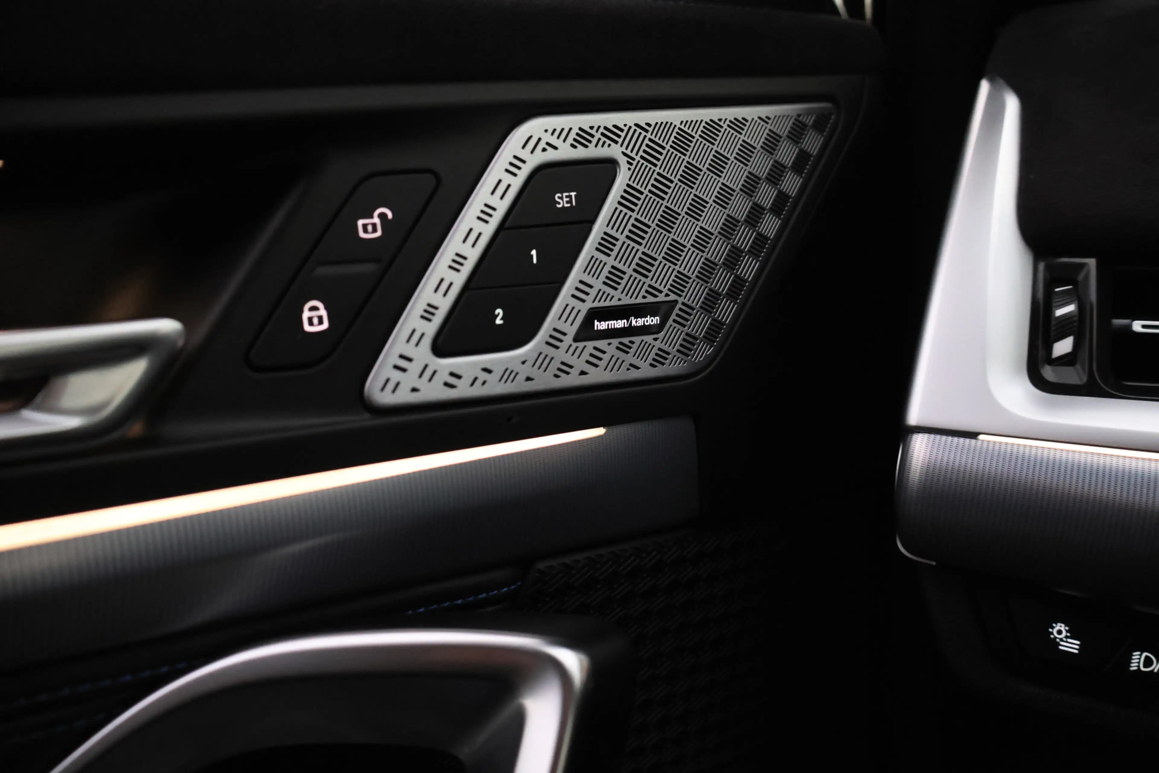 BMW X2 20iA M-SPORT Edition FULL LED | HARMAN KARDON | ME — photo 33
